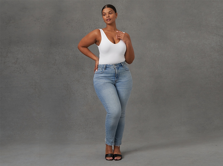 Abercrombie Curve Love 90s Ultra High Rise Straight Jeans shop online