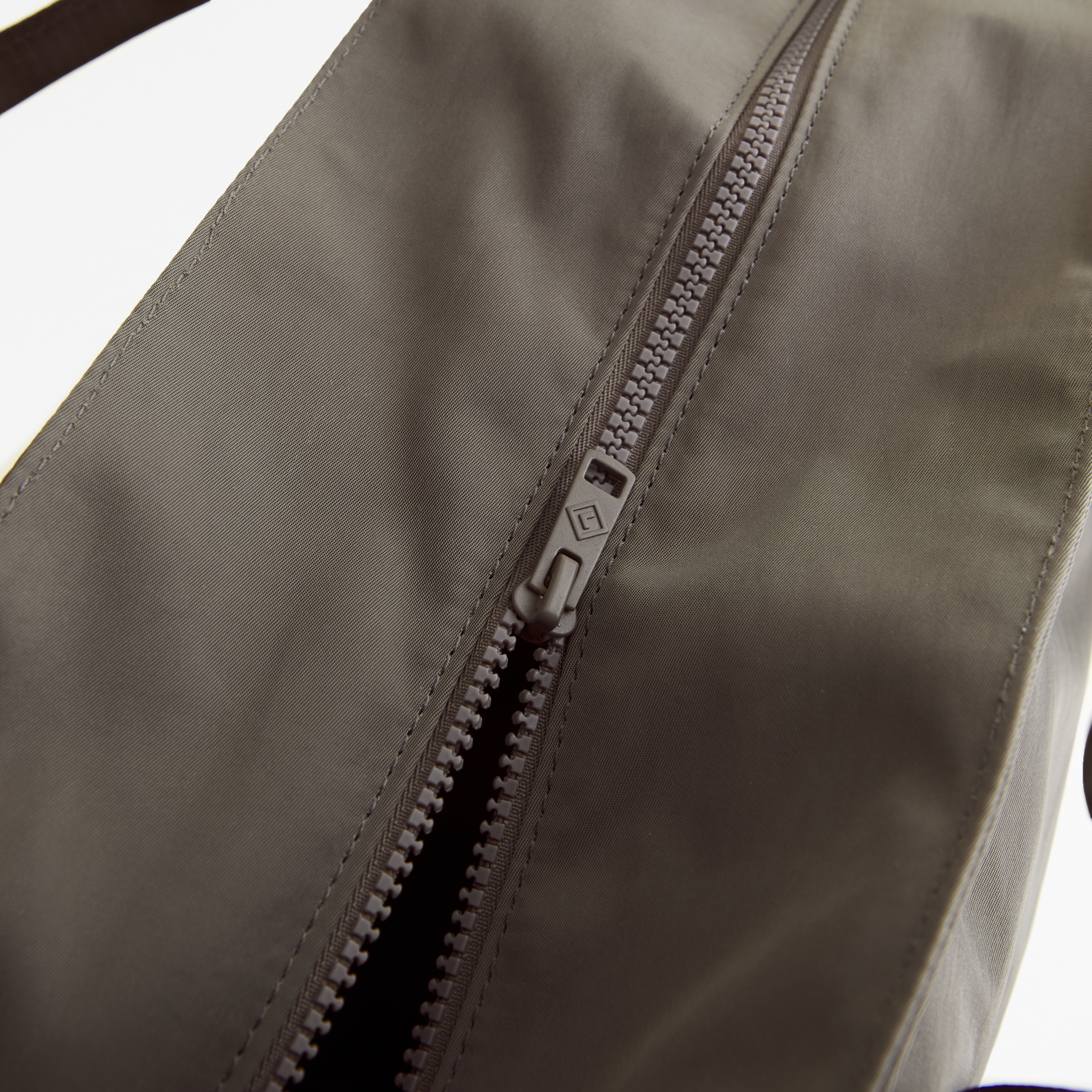 Abercrombie&Fitch  (カーキー) バッグ 8004162_1.jpg