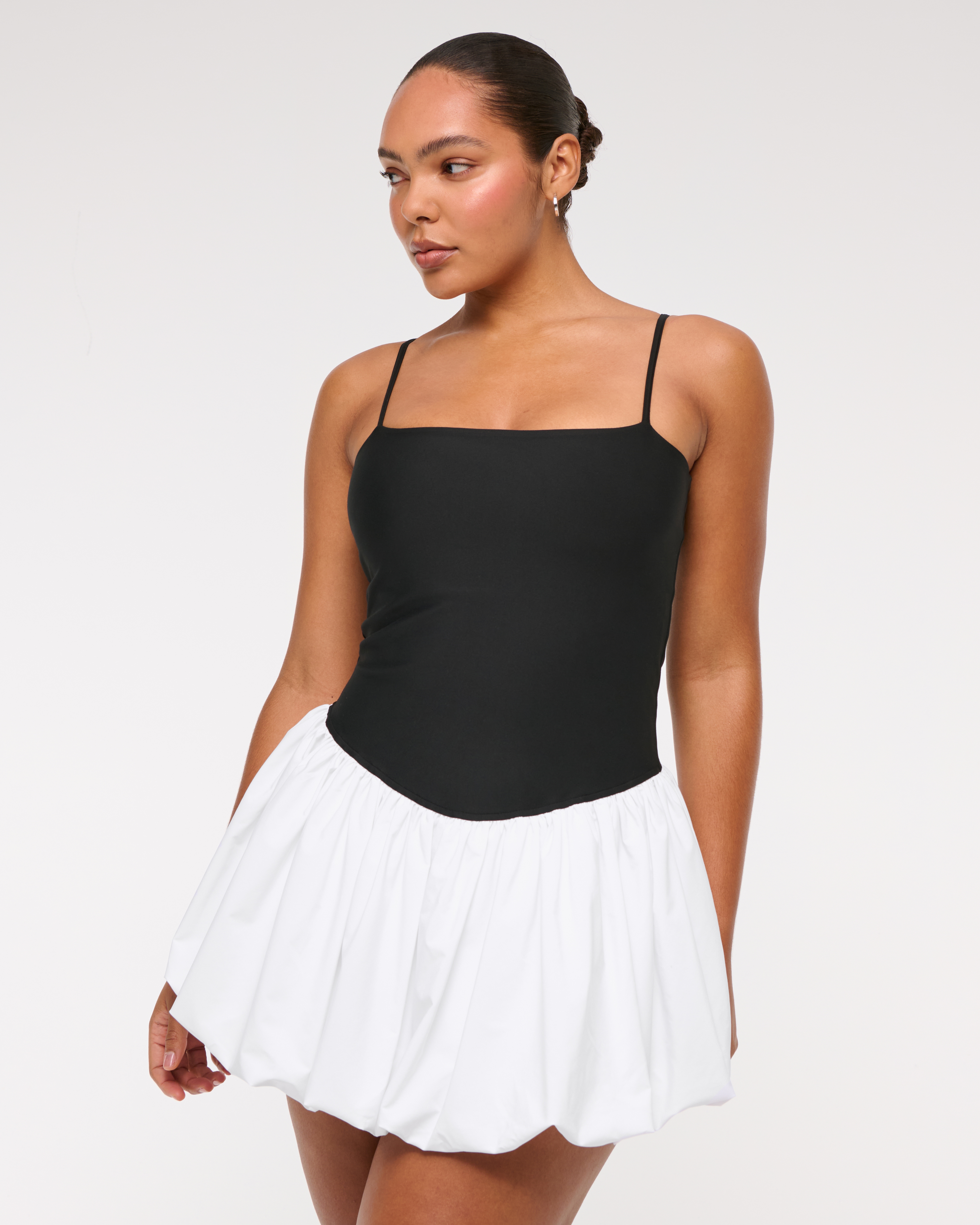 Женские платья Abercrombie & Fitch YPB sculptLUX Bubble Hem Mini Dress — фото 2