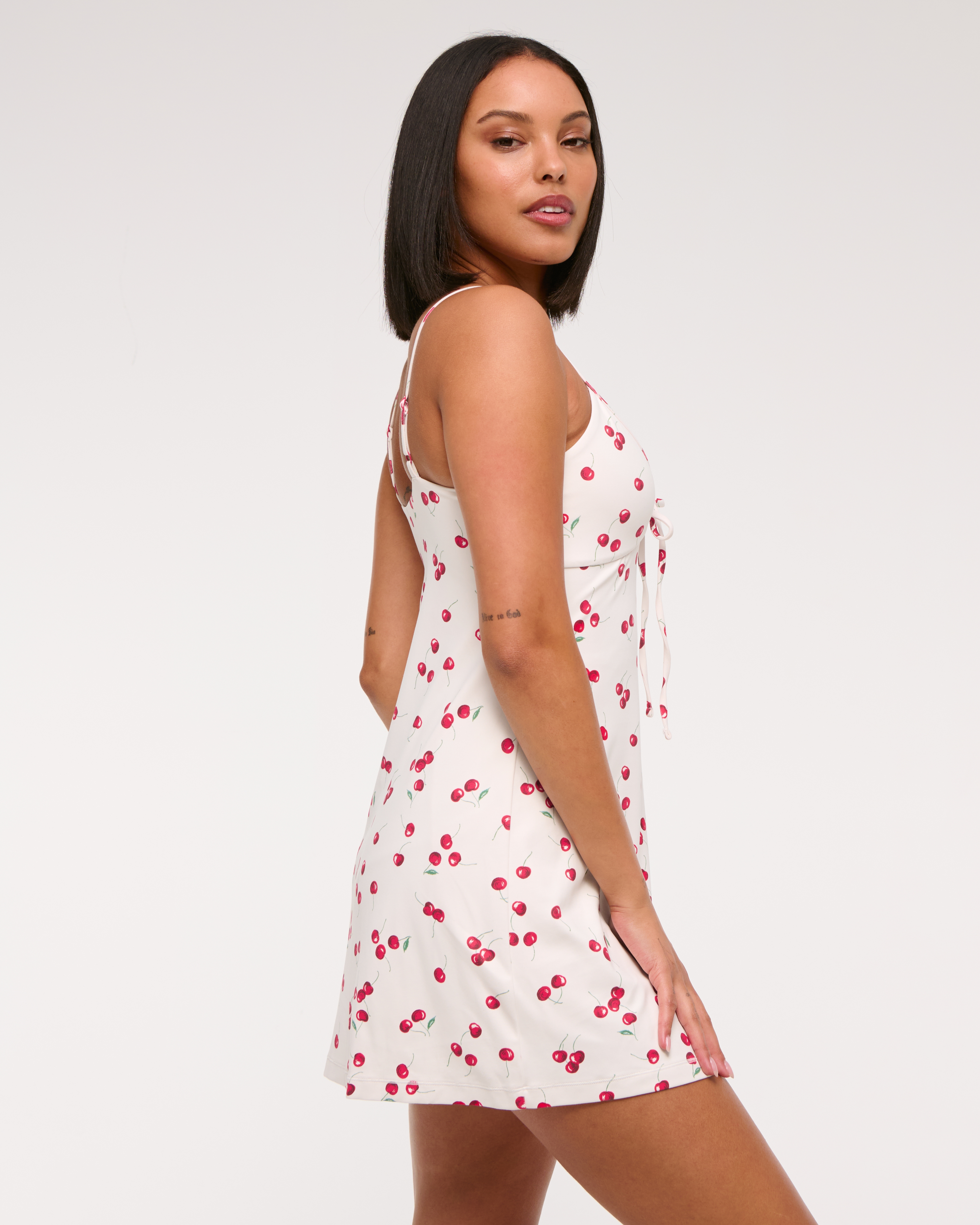 パーティードレス Crystal Embroidered Cami Mini Dress KIC_106-5148-00239-140_model3.