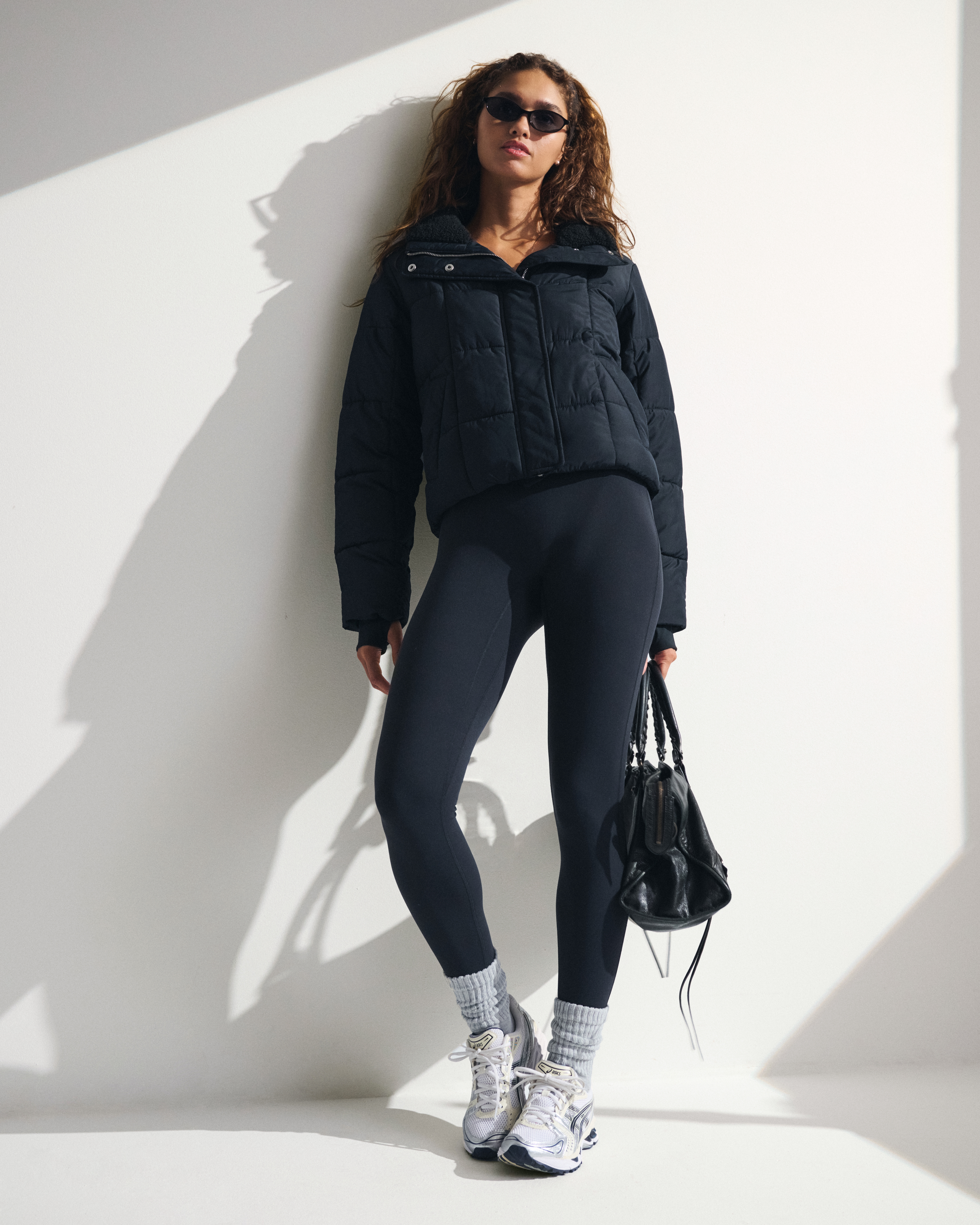 Женские куртки Abercrombie & Fitch YPB On The Go Classic Puffer — фото 3