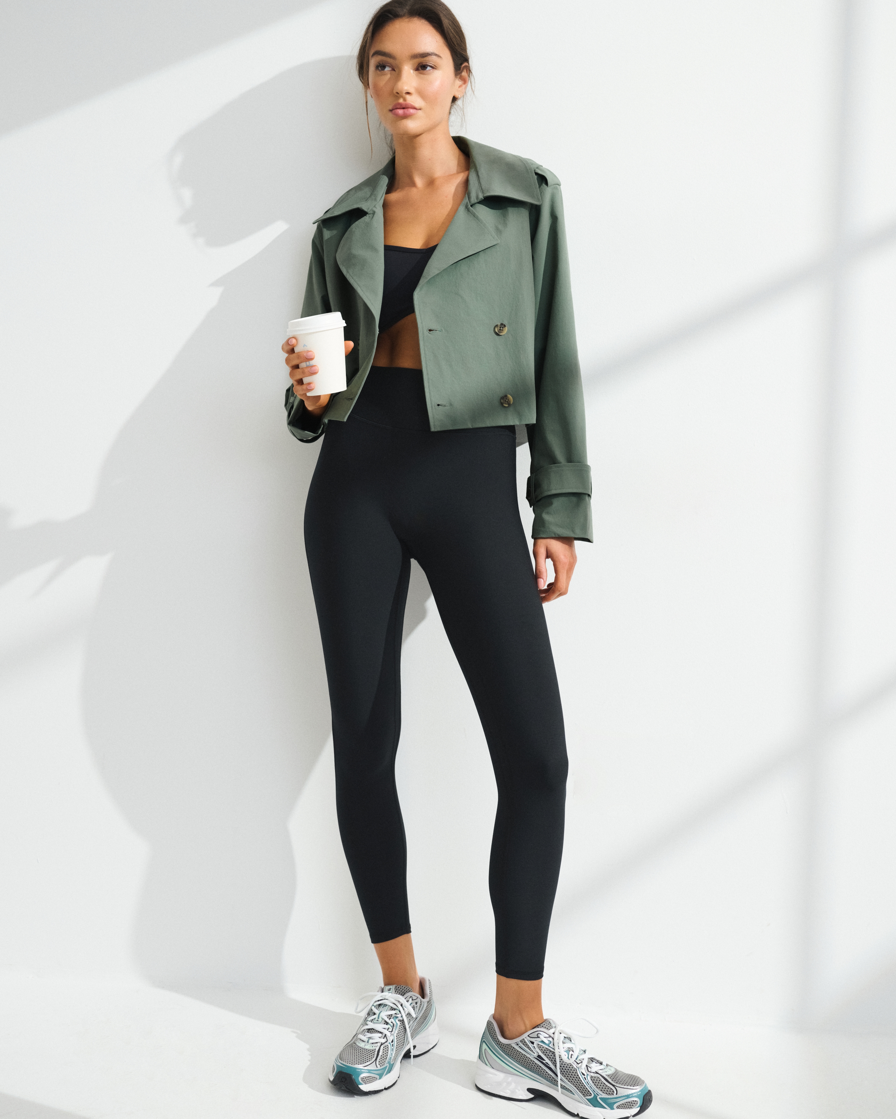 Женские куртки Abercrombie & Fitch YPB On The Go Crinkle Trench Coat — фото 3
