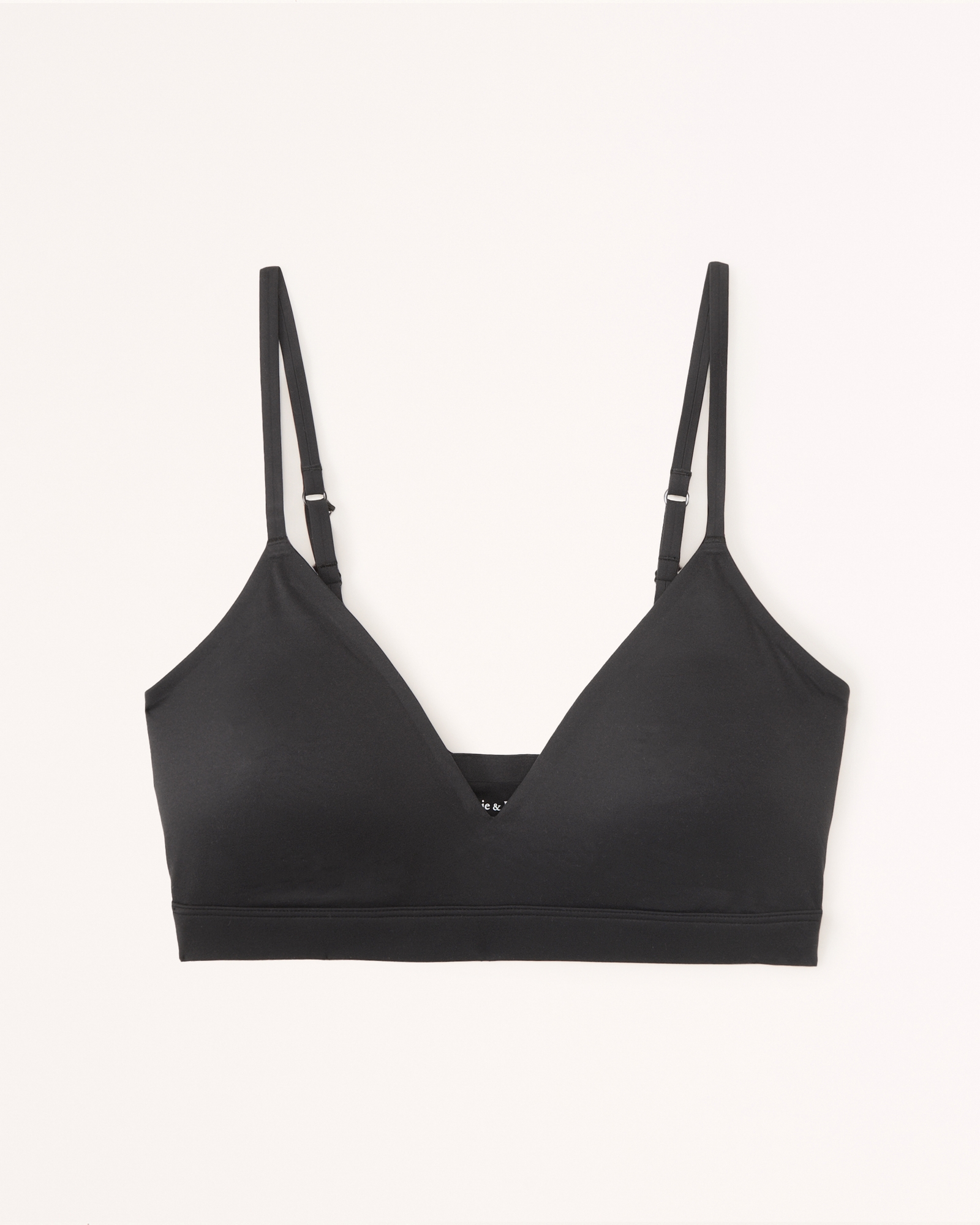 Your wardrobe needs this perfect V-neck bra.😍 @recycledstardust tries on  the trending Truekind® Everyday Comfort V-Neck Bralette des