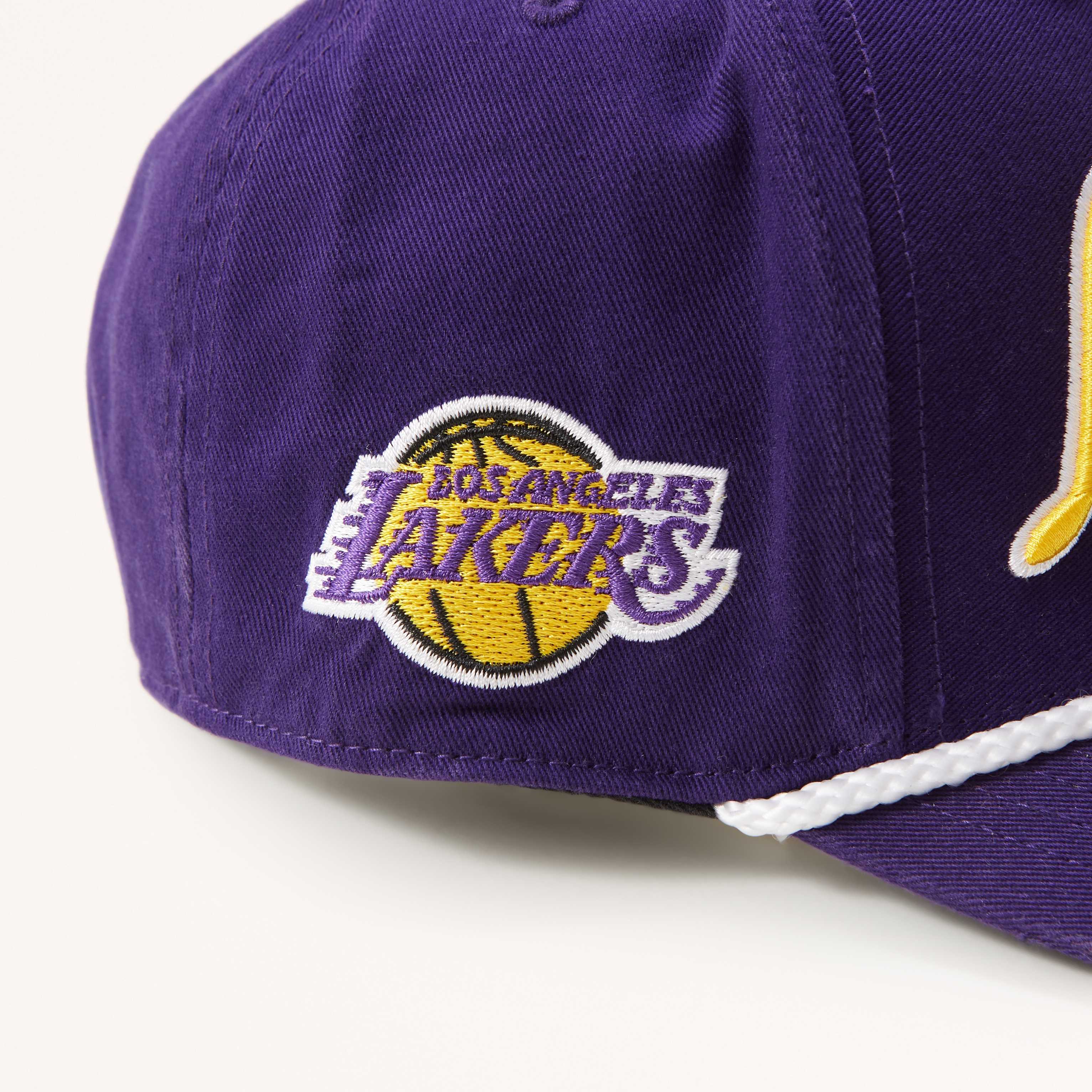 Men's Los Angeles Lakers Graphic Trucker Hat | Men's Accessories