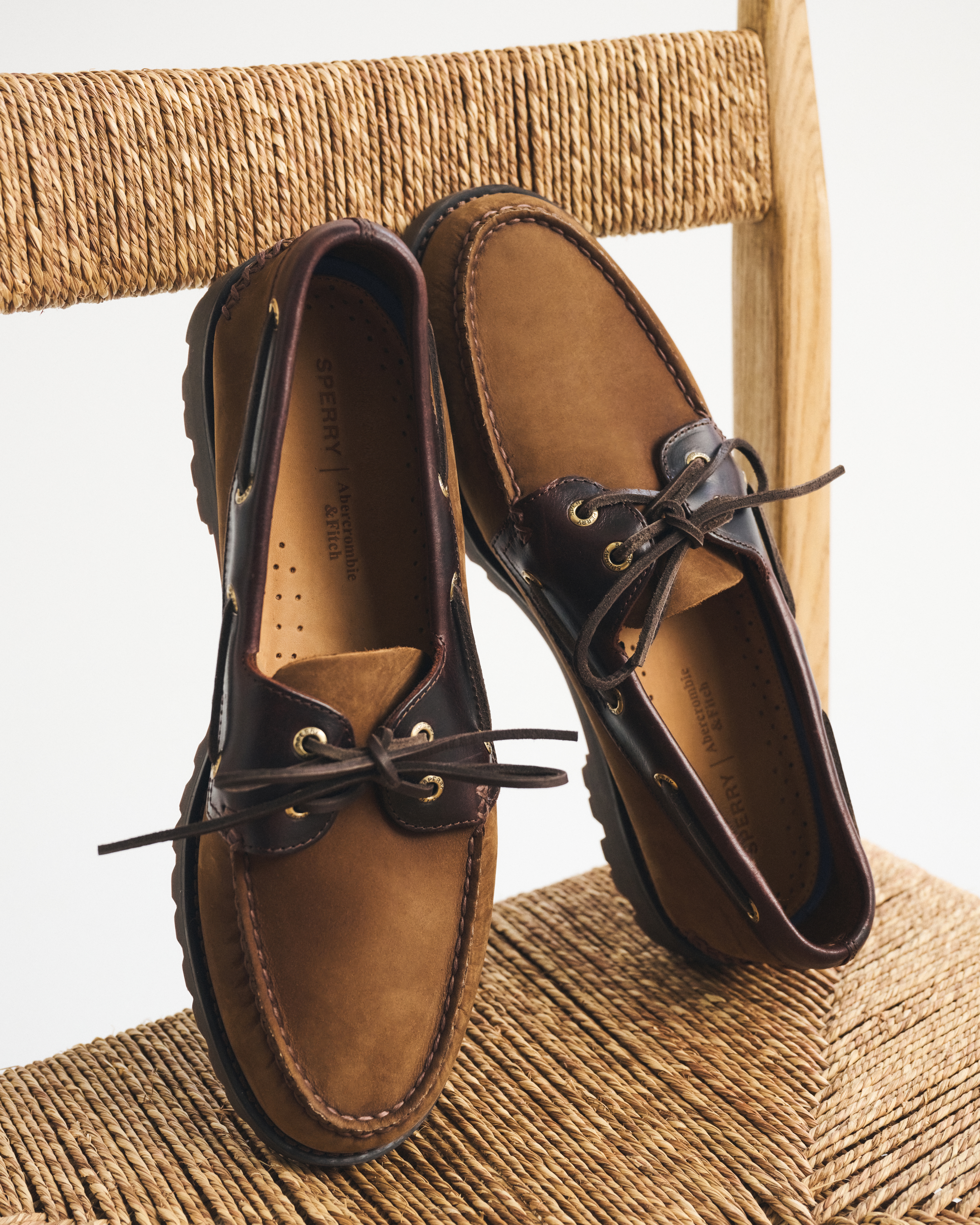 Мужские туфли Abercrombie & Fitch Sperry Authentic Original™ 2-Eye Lug Boat, цвет: Коричневый — фото 3
