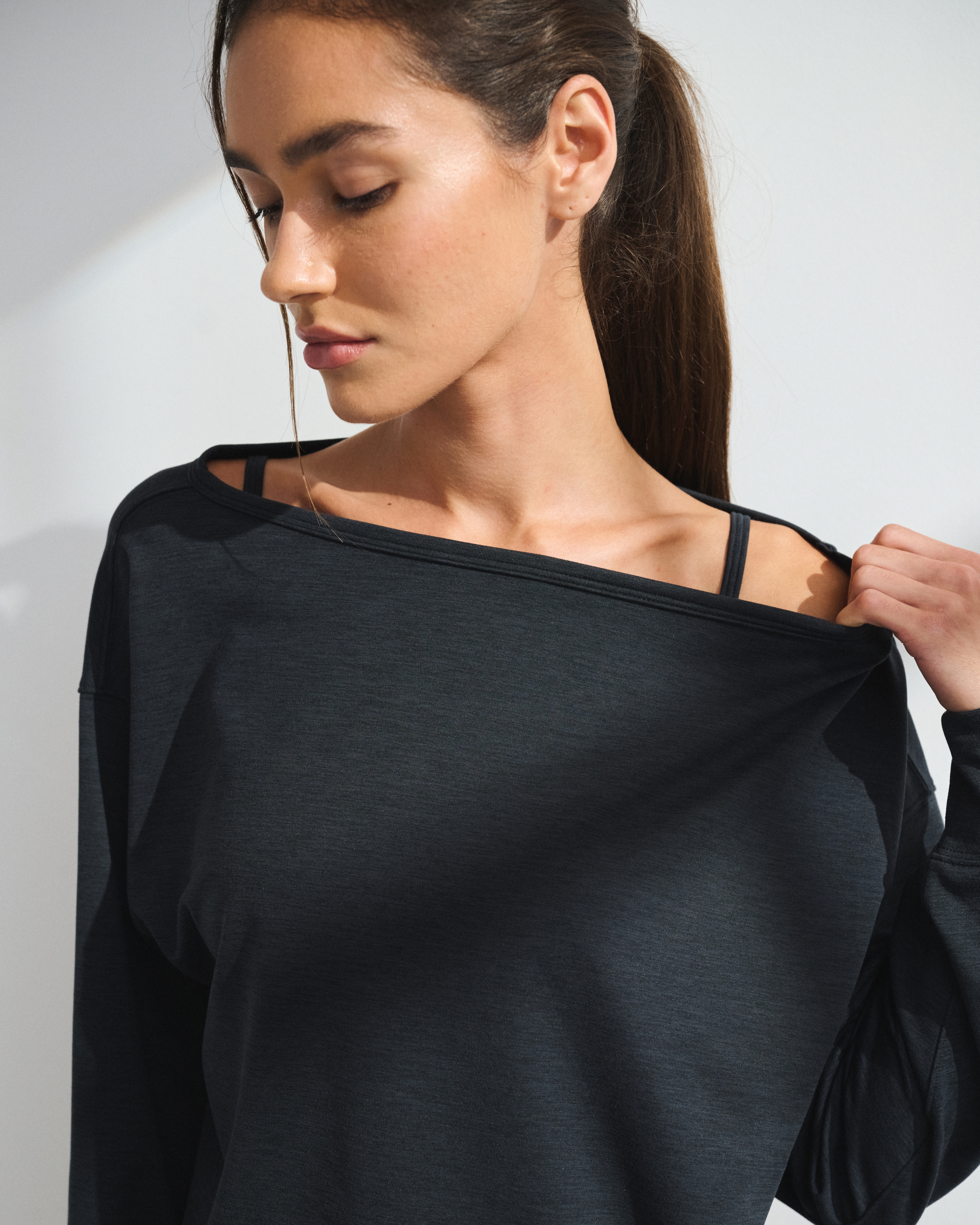 Женские топы Abercrombie & Fitch YPB Restore Long-Sleeve Slash Top — фото 2