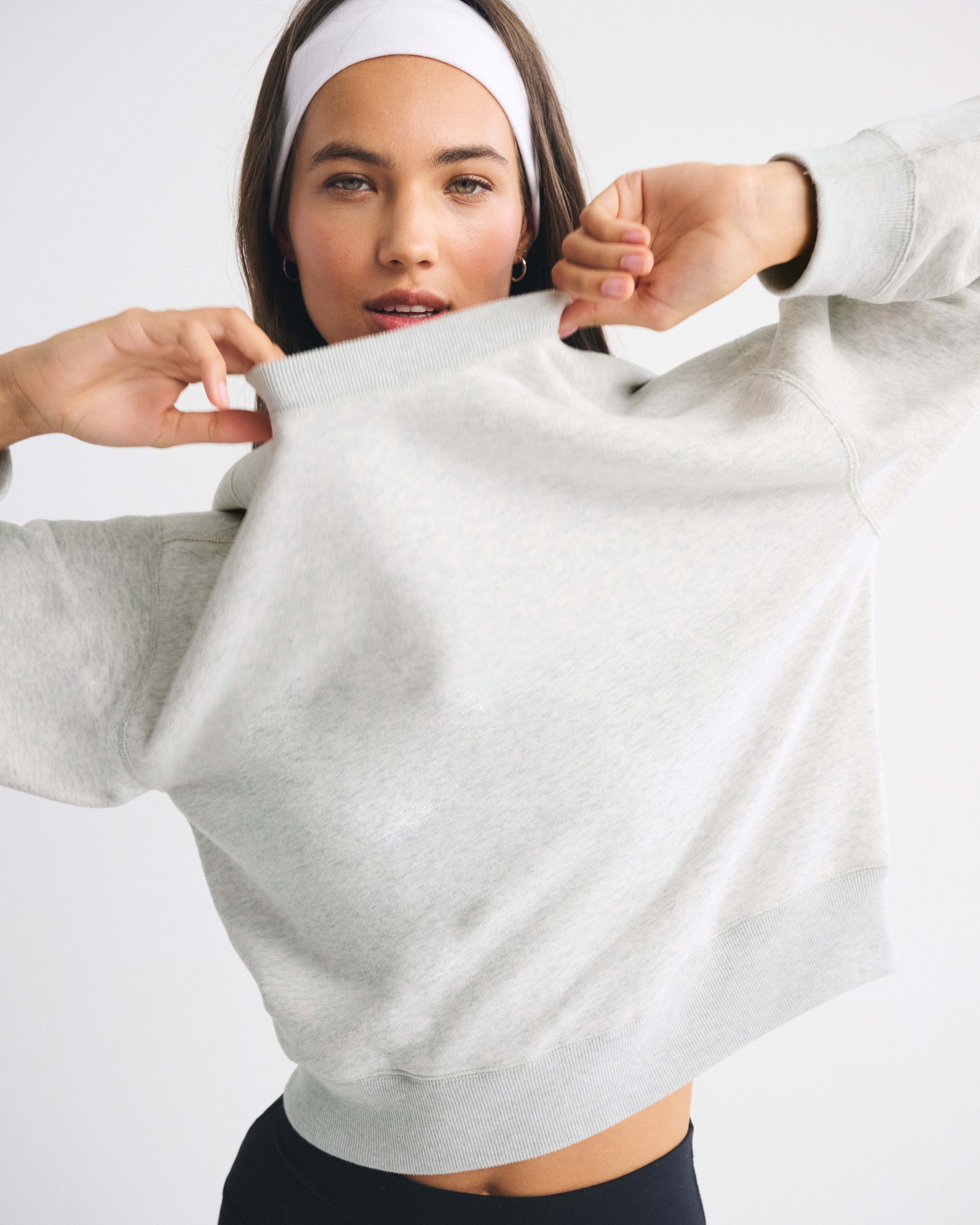 Женские свитеры Abercrombie & Fitch YPB On The Go Crew — фото 2