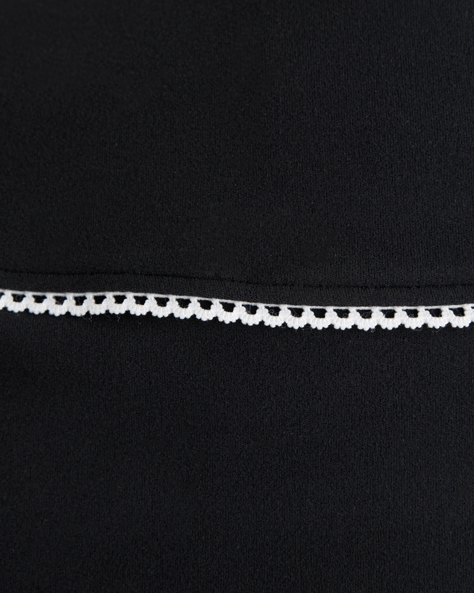 YPB studioFLEX Picot-Trim Scoopneck Tank