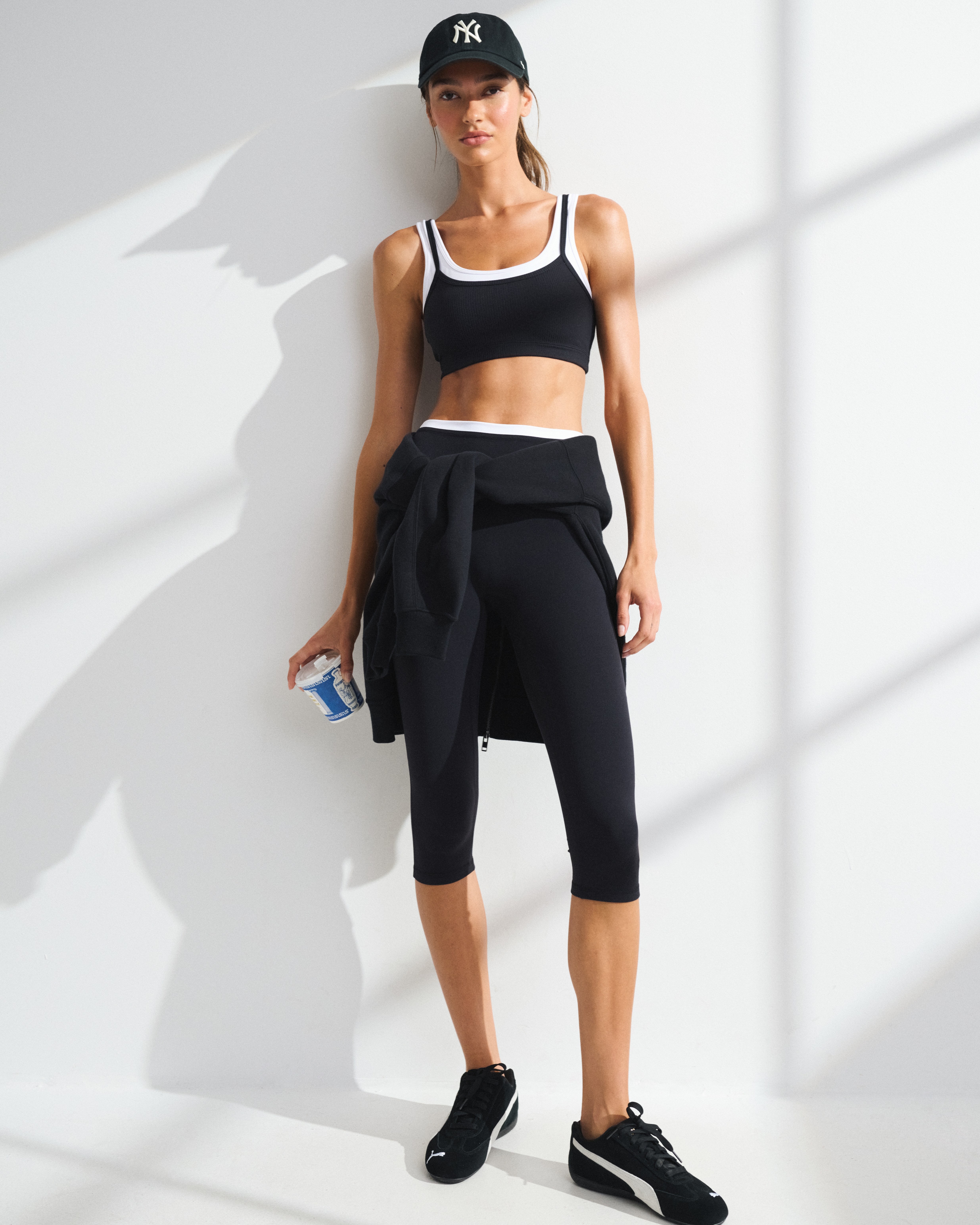 Спортивное бра YPB Double-Layered, в рубчик — Abercrombie & Fitch, цвет: Чёрный — фото 3