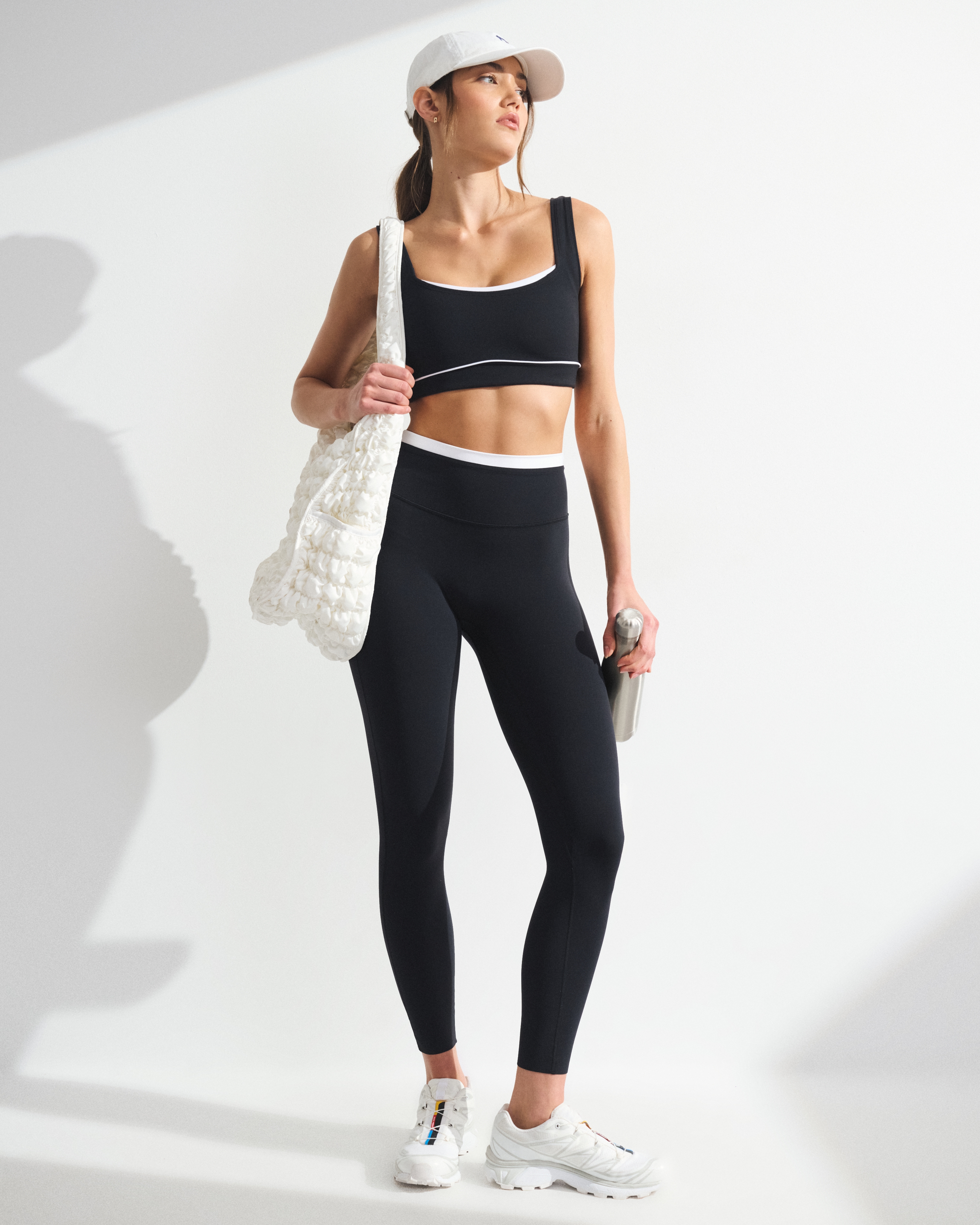 Спортивное бра YPB Double-Layered — Abercrombie & Fitch, цвет: Чёрный / Белый — фото 3