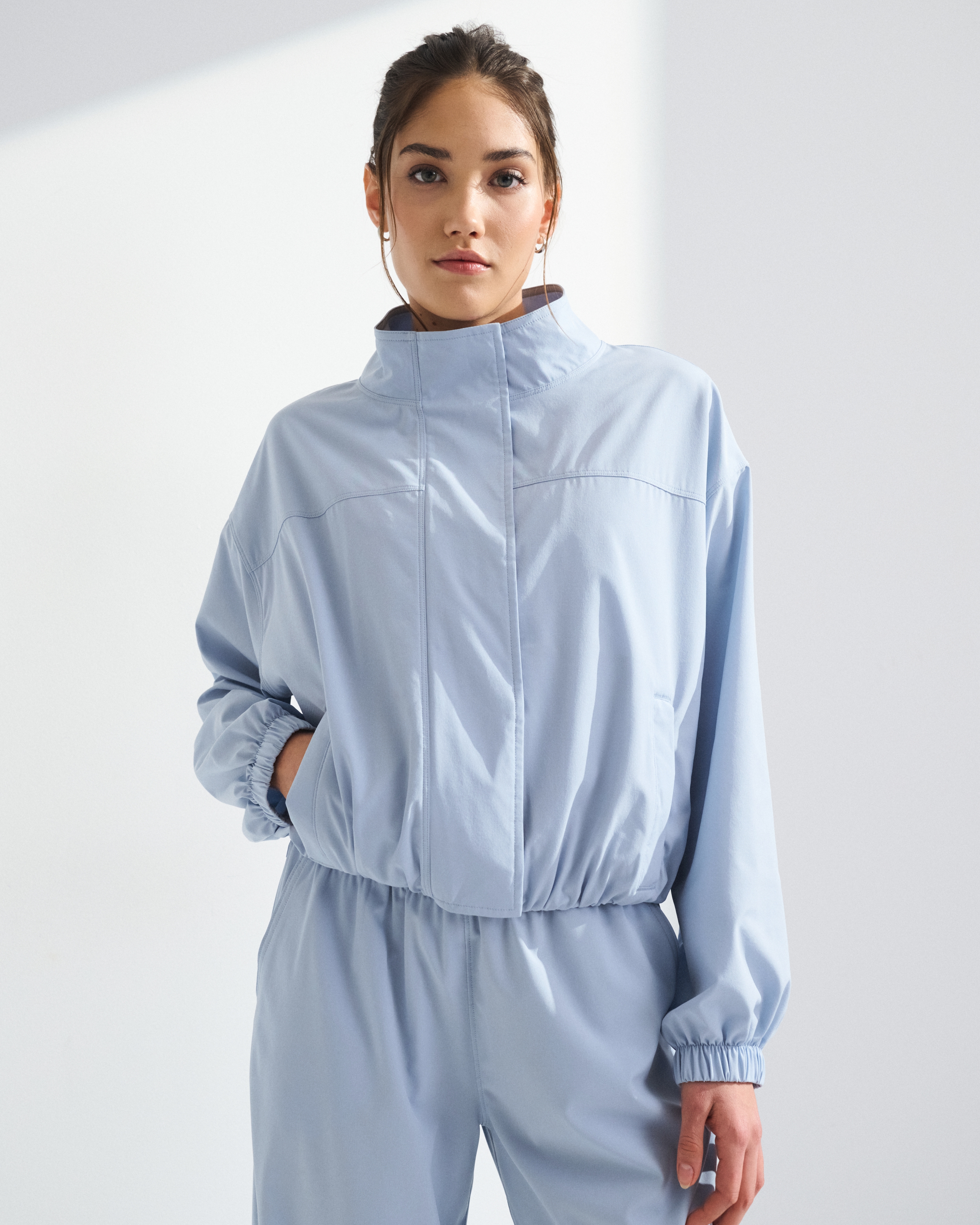 Женские куртки Abercrombie & Fitch YPB motionTEK Balloon Jacket — фото 2