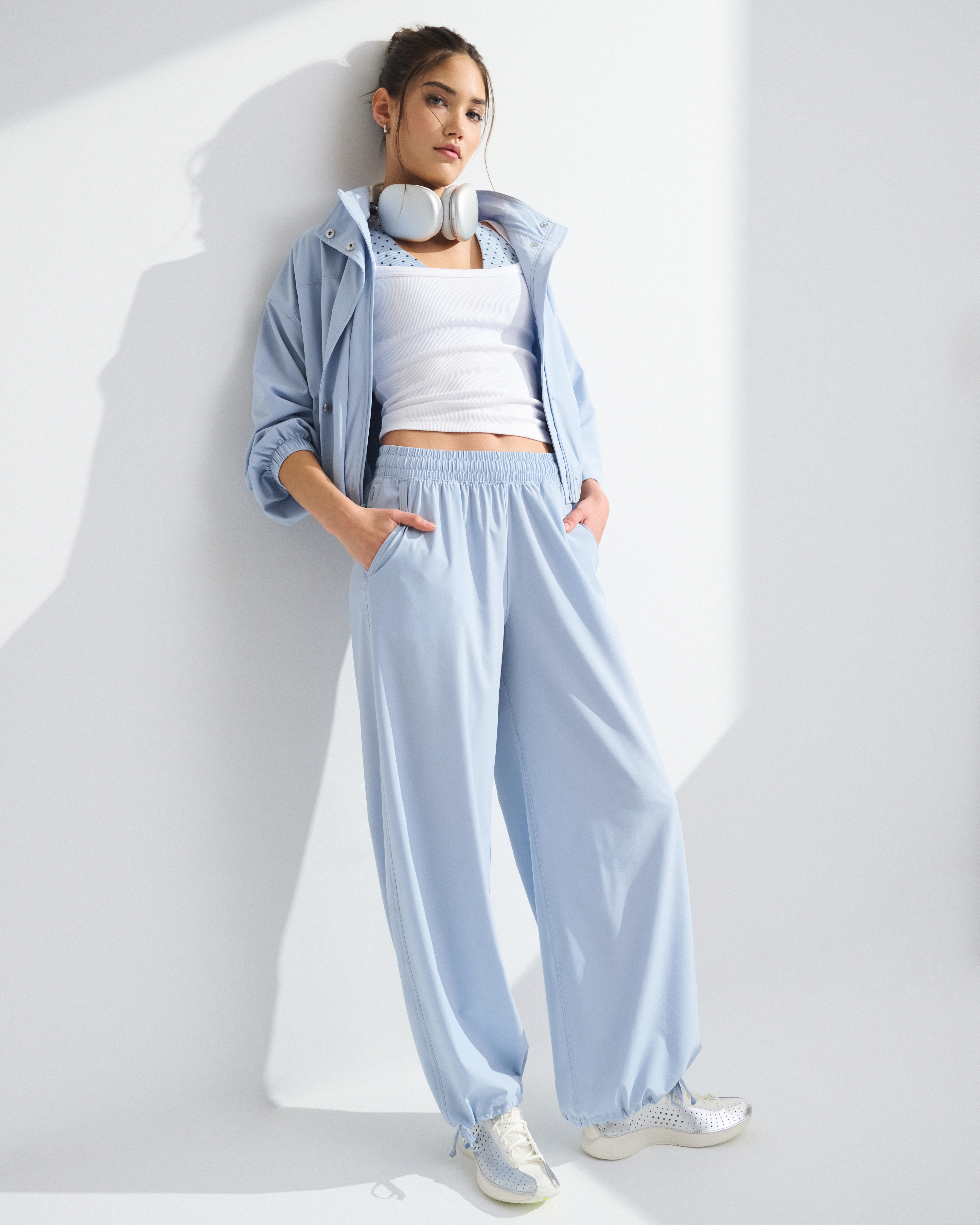 Женские куртки Abercrombie & Fitch YPB motionTEK Balloon Jacket — фото 3