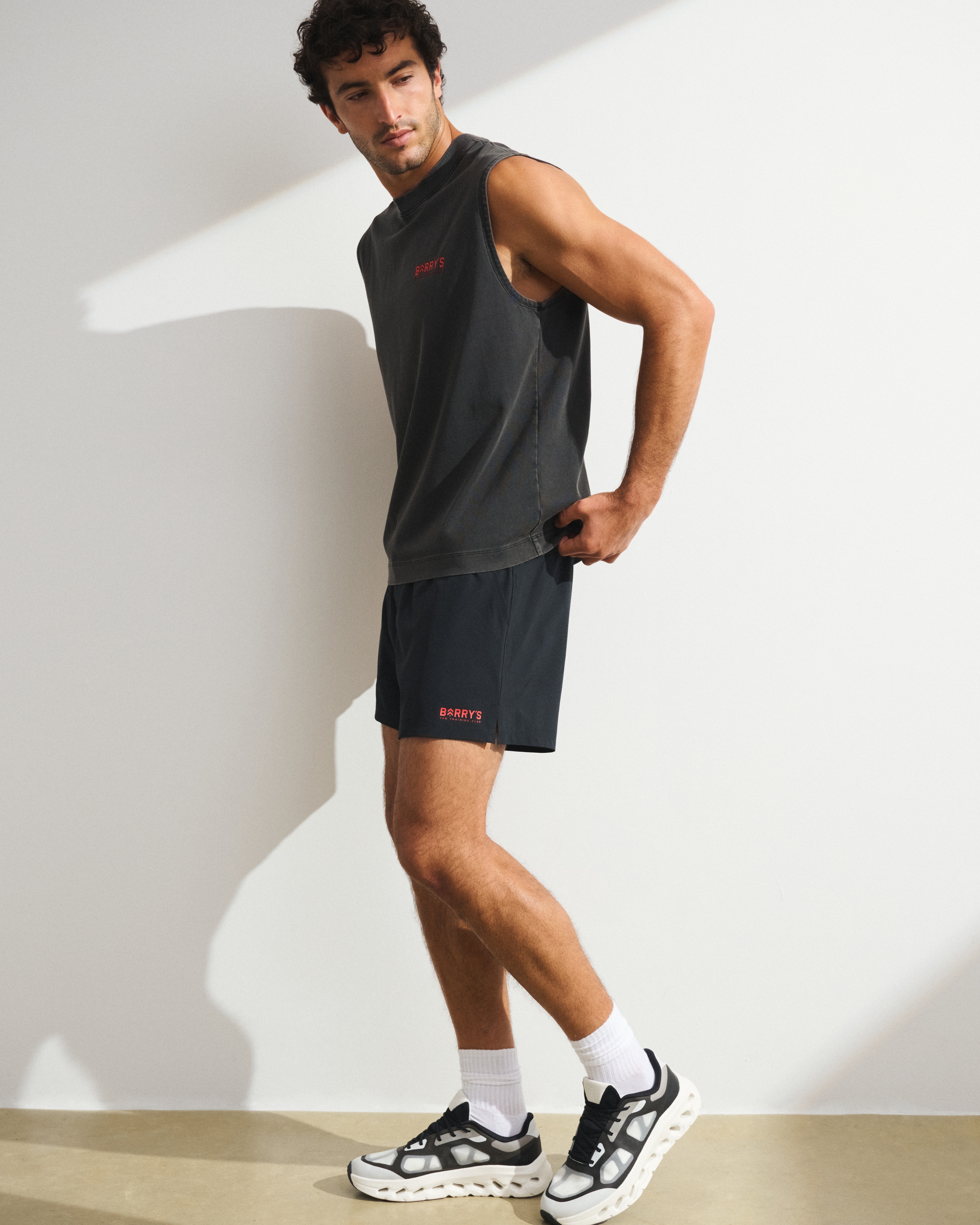 Шорты Abercrombie & Fitch YPB Barry's Momentum motionTEK Lined Training Short, цвет: Чёрный — фото 2