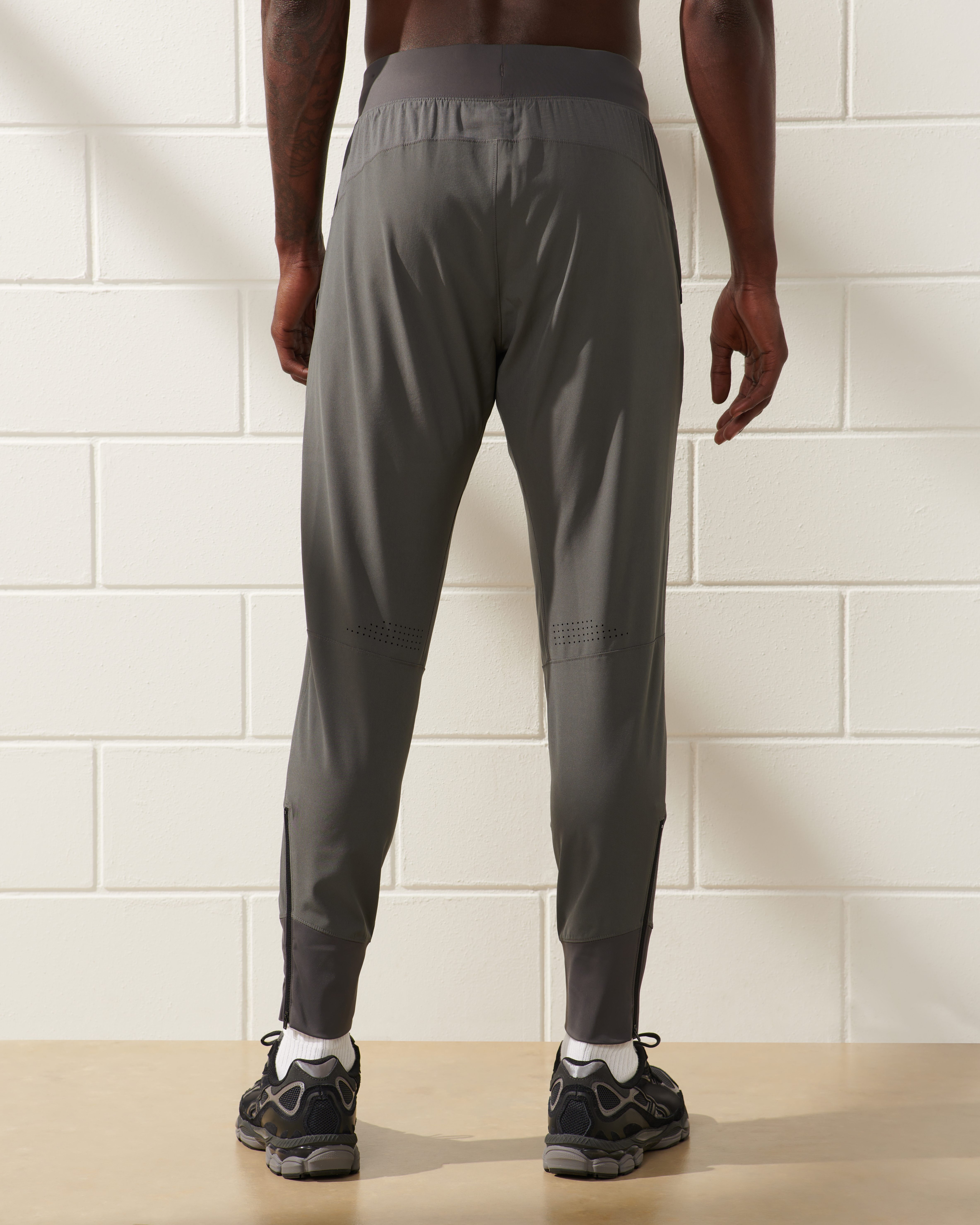 Abercrombie mens online joggers