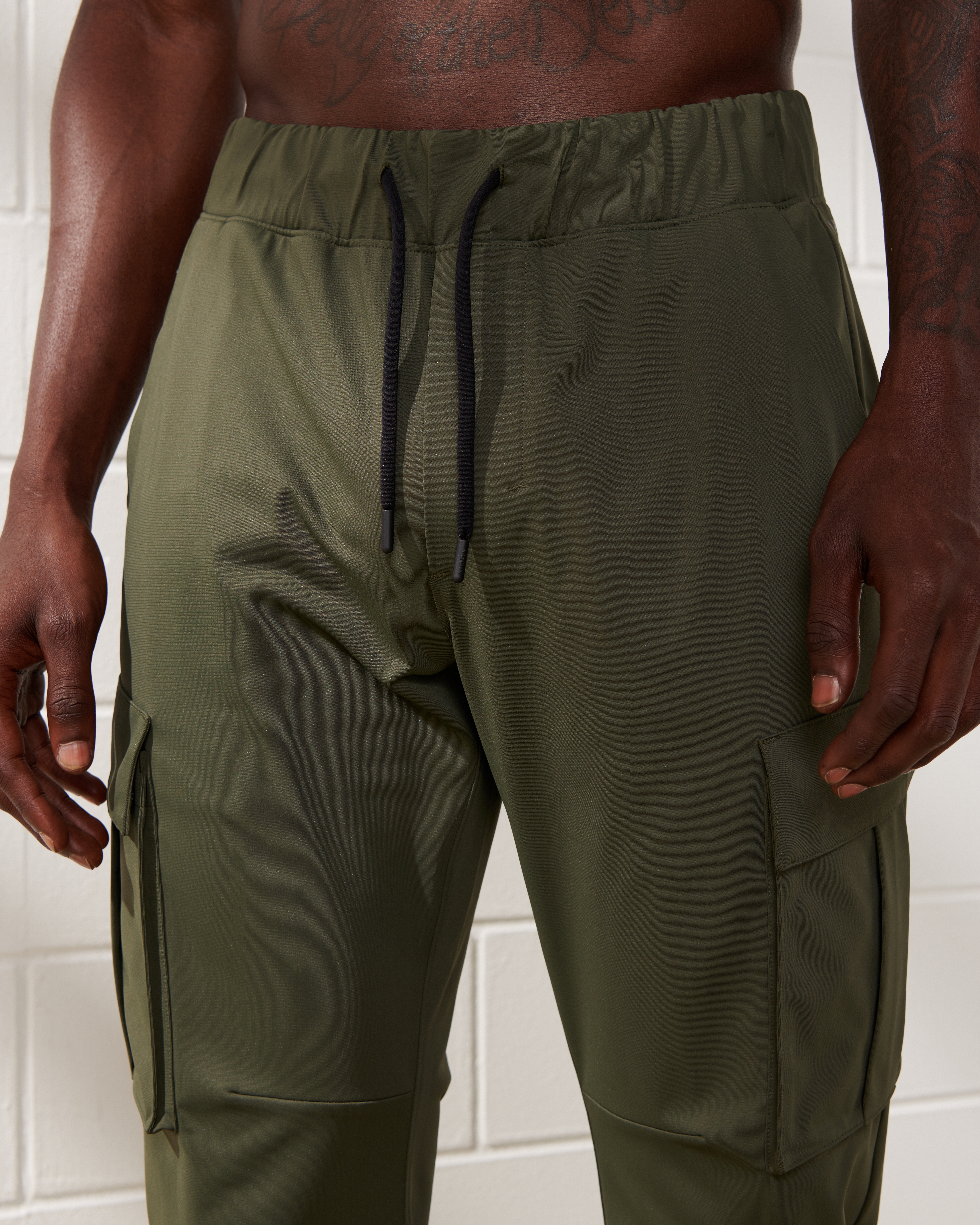 Abercrombie best sale cargo joggers