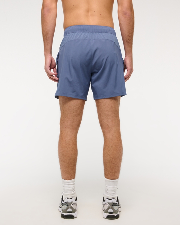 select to zoom model image
