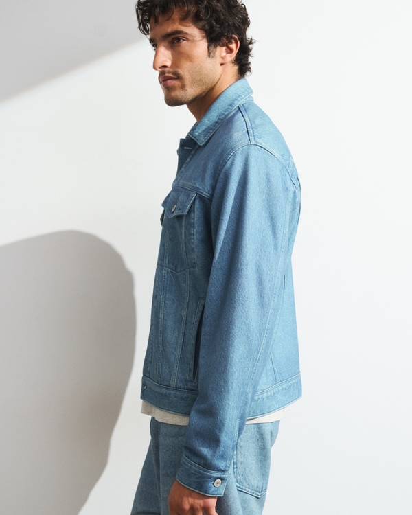 select to zoom model image