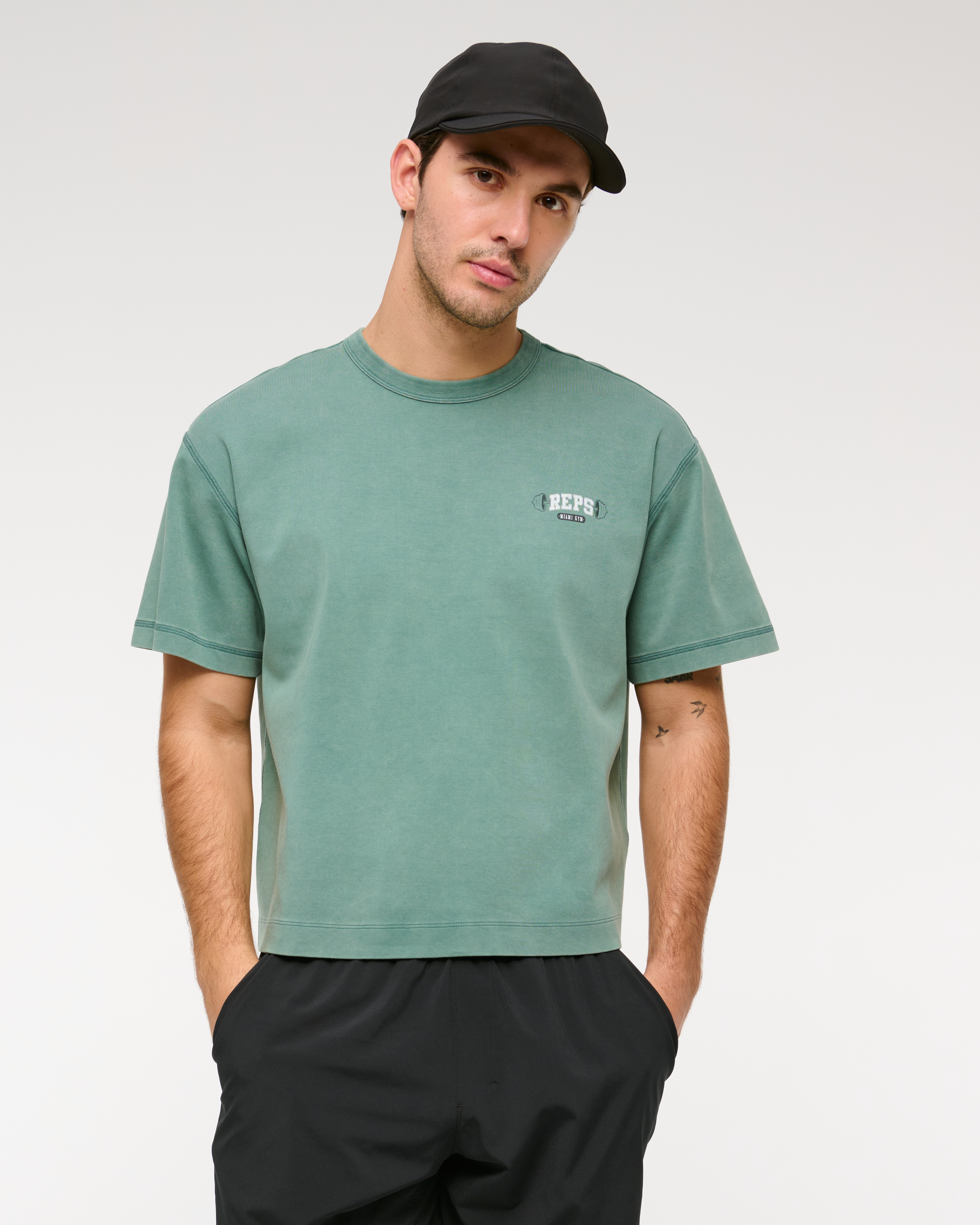 【Abercrombie & Fitch】YPB クロップド Tシャツ 関税送料込 KIC_118-5219-00136-945_prod1?