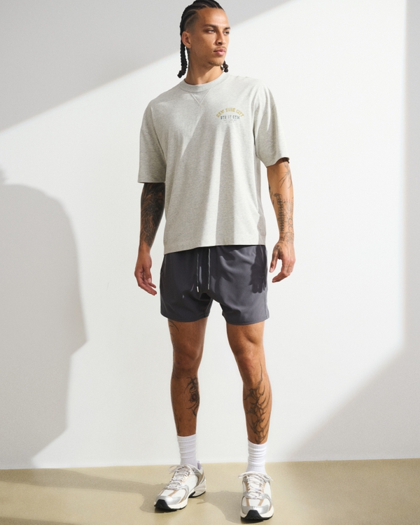 select to zoom model image