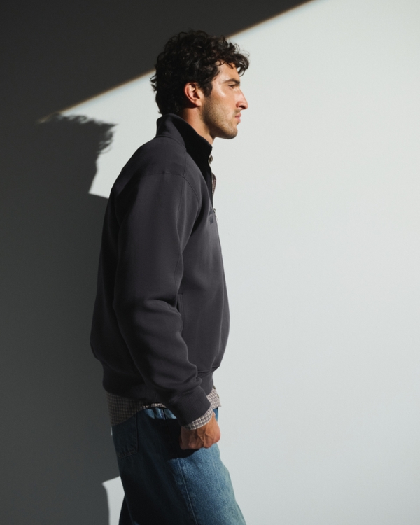 select to zoom model image