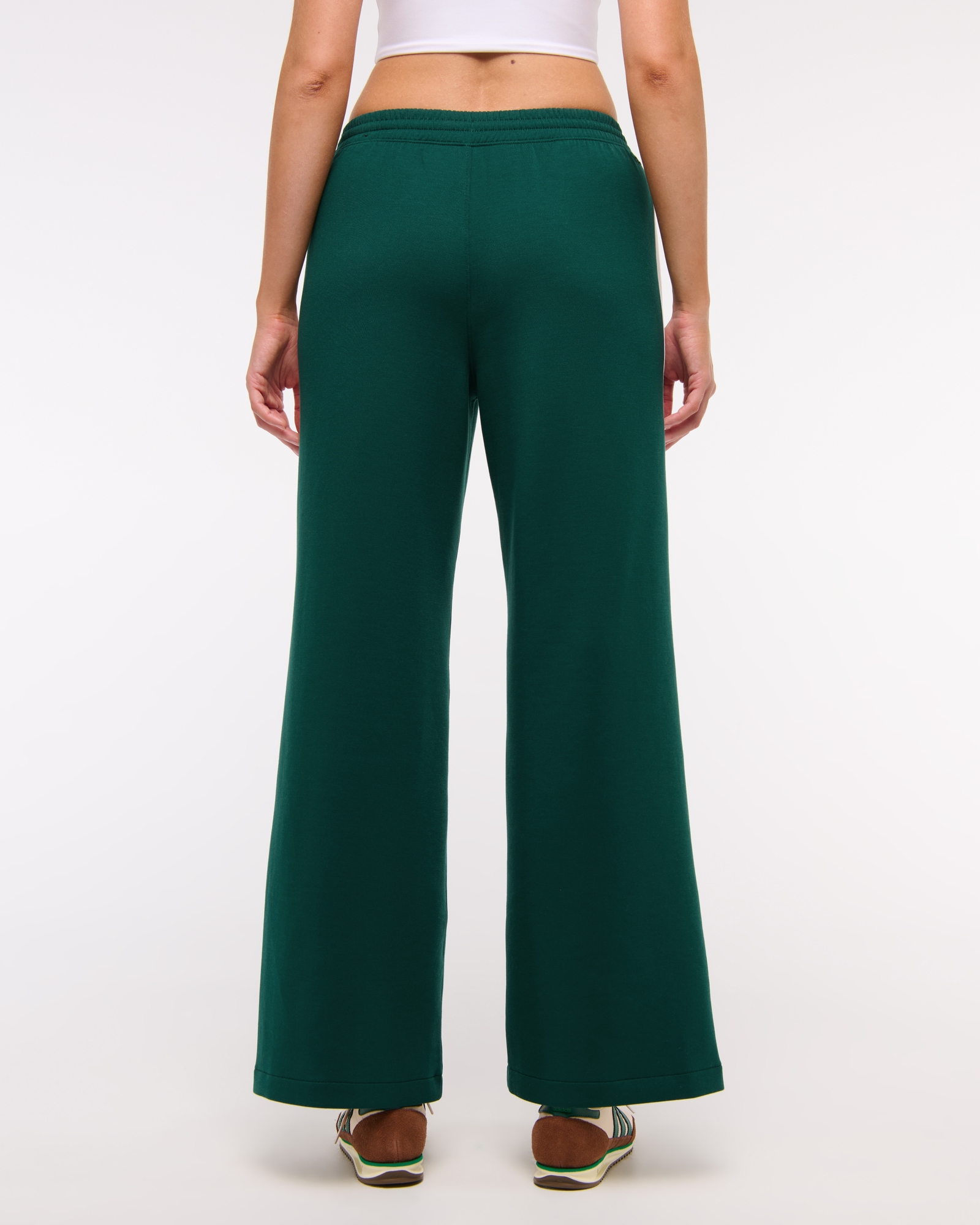 YPB neoKNIT Wide Leg Sweatpant