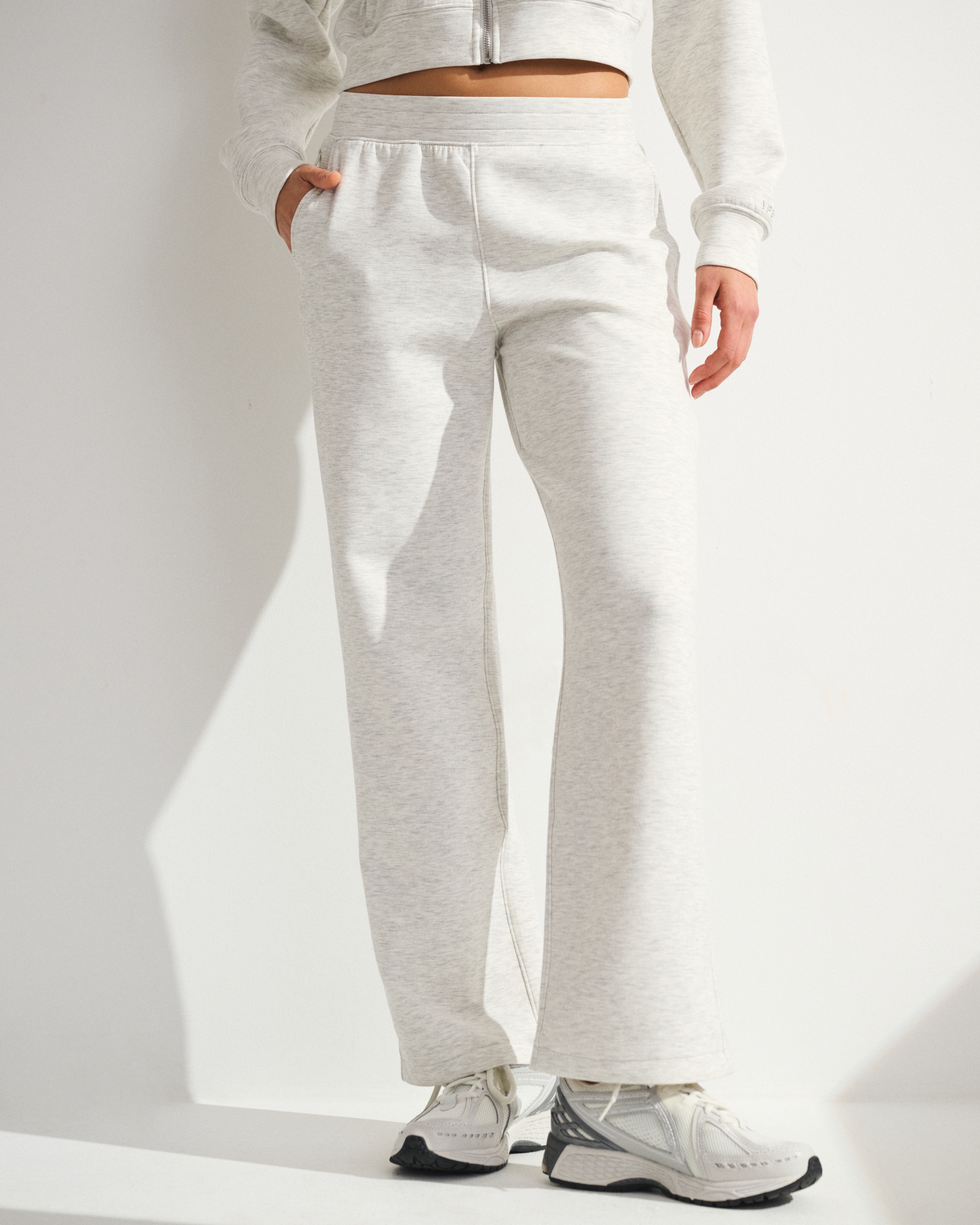 Женские брюки Abercrombie & Fitch YPB neoKNIT On The Go Straight Leg Pant — фото 3