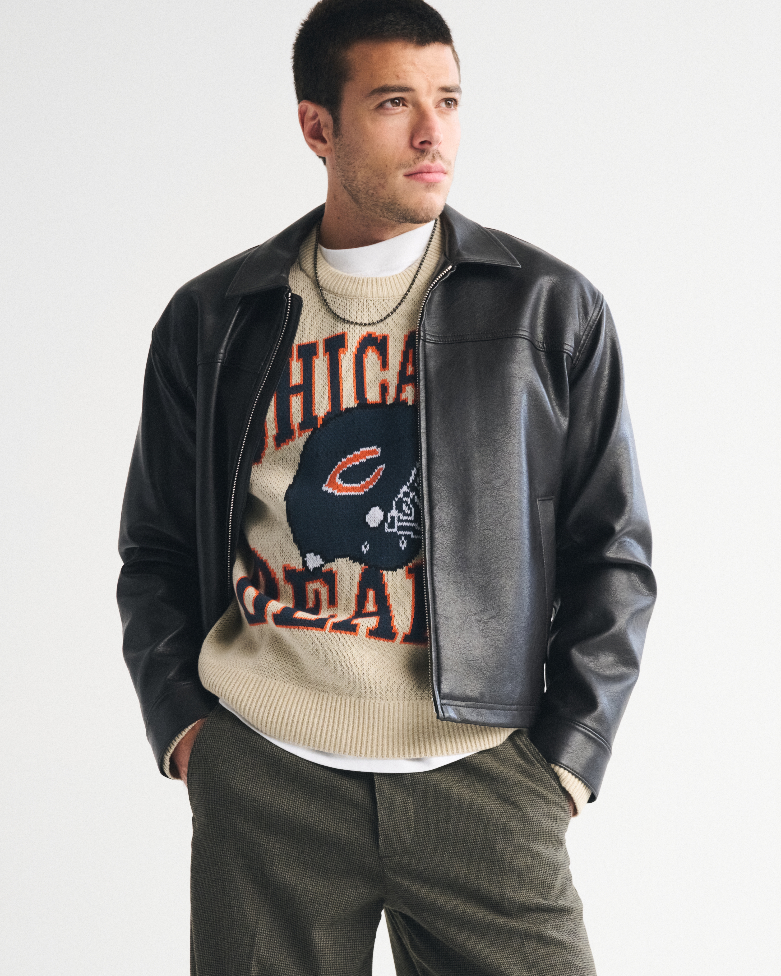 Abercrombie & Fitch Chicago Bears Crew Sweater In Gray