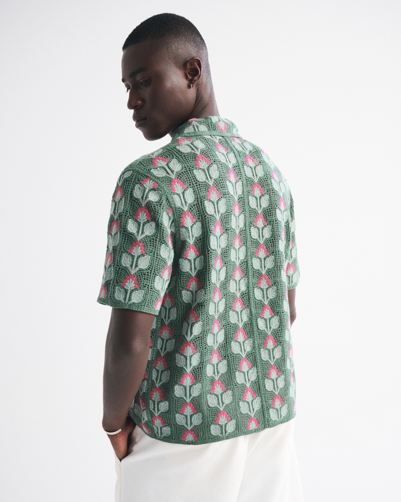 Polo estilo suéter abotonado y estilo croché floral