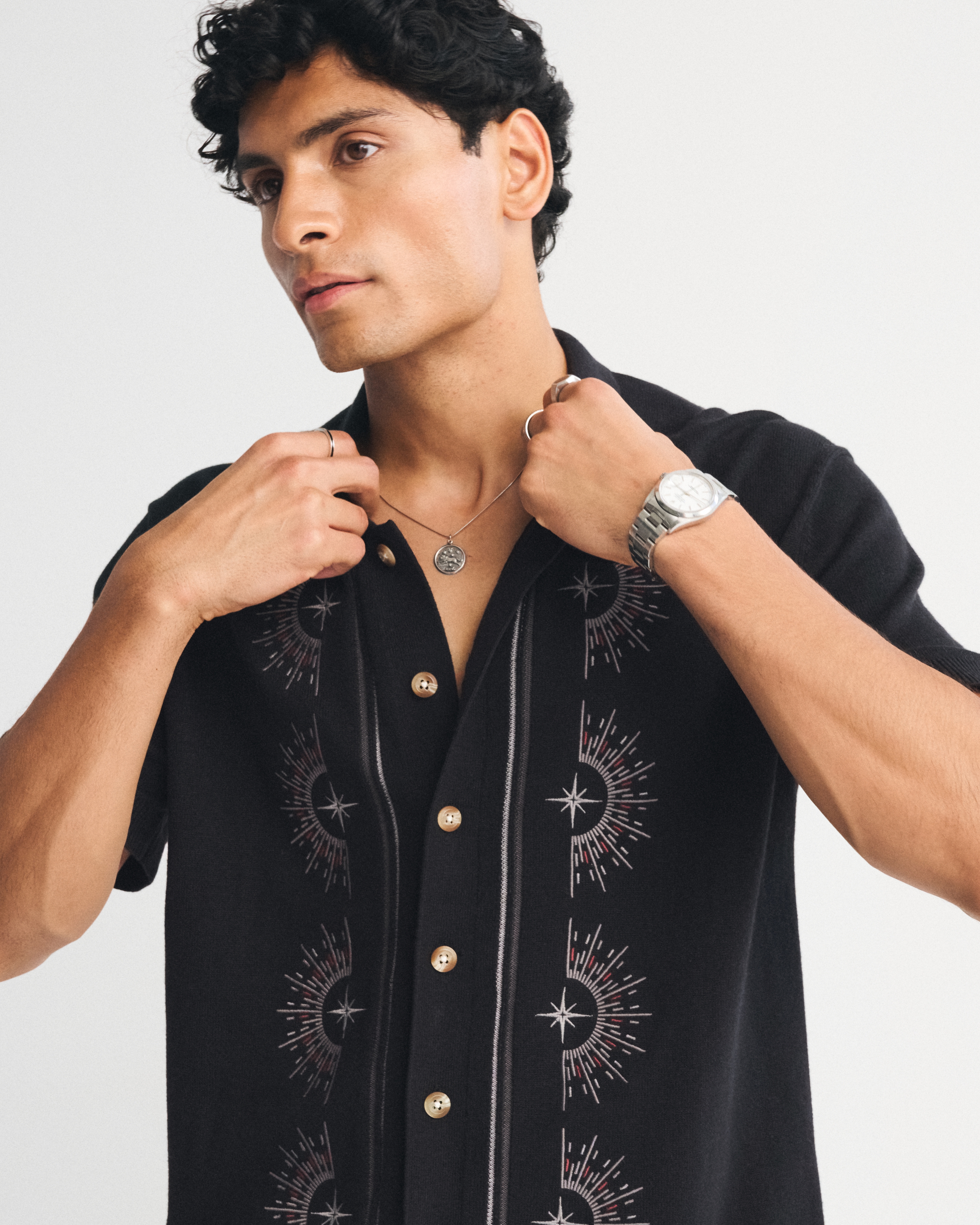 Мужские рубашки Abercrombie & Fitch Retro-Inspired Button-Through Sweater Polo, цвет: Чёрный — фото 2