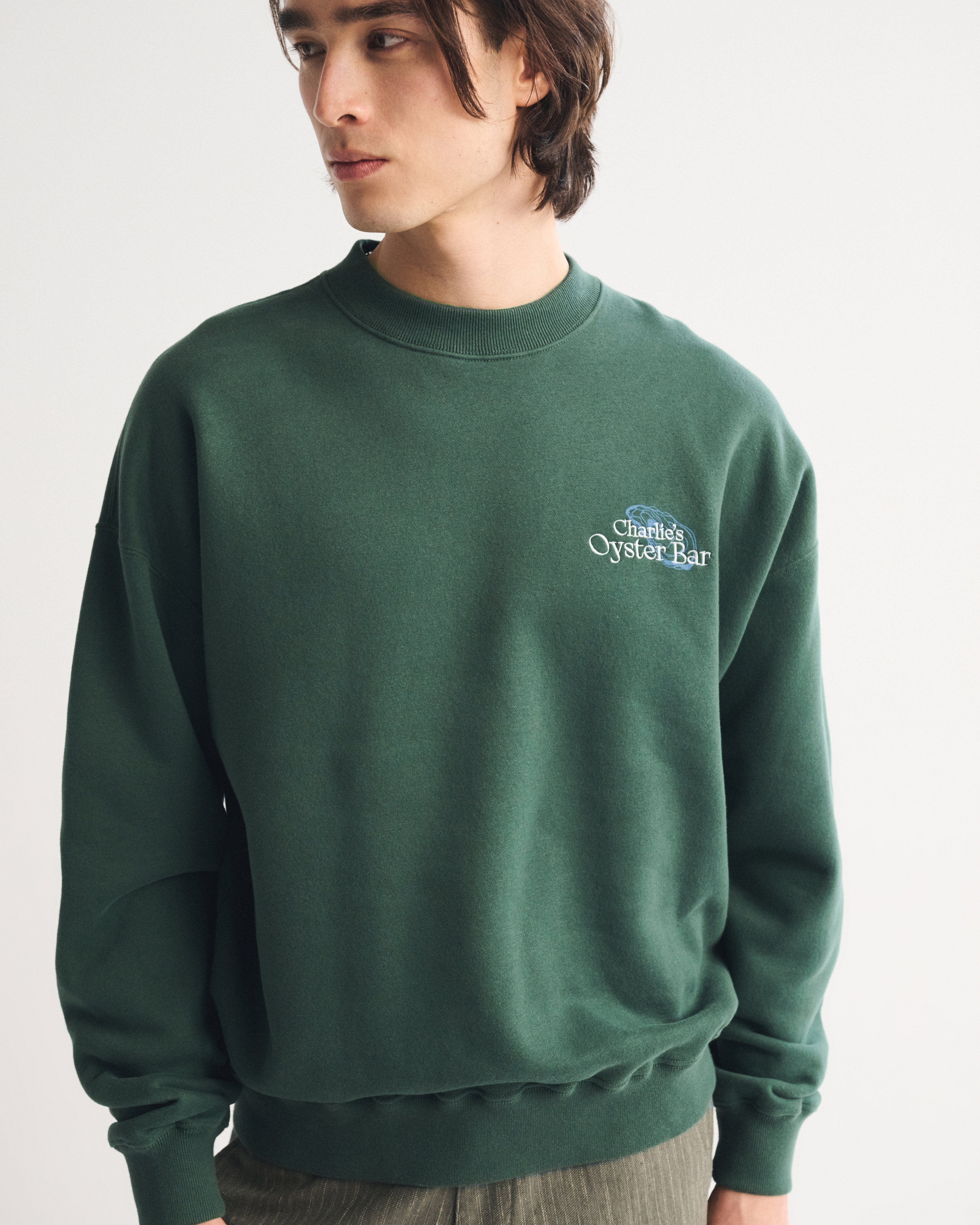 Мужские худи Abercrombie & Fitch Oyster Bar Graphic Crew Sweatshirt — фото 3