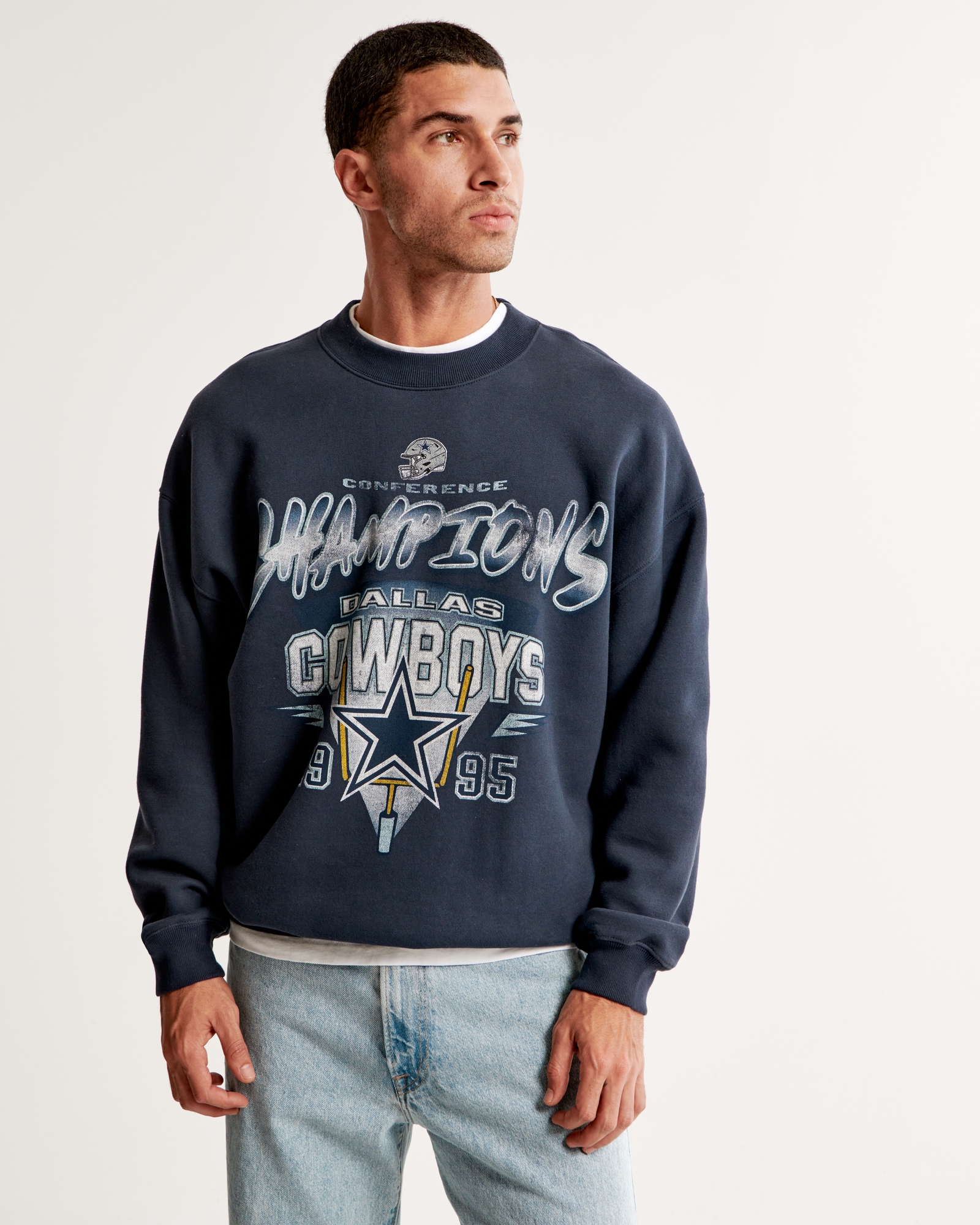 Women's Dallas Cowboys Graphic Oversized Sunday Crew in Light Grey | Size M | Abercrombie & Fitch