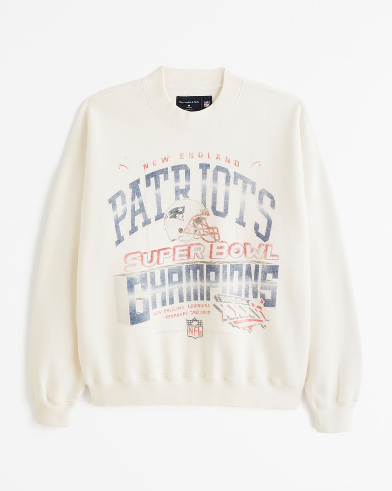 Women's New England Patriots Graphic Crew Sweatshirt