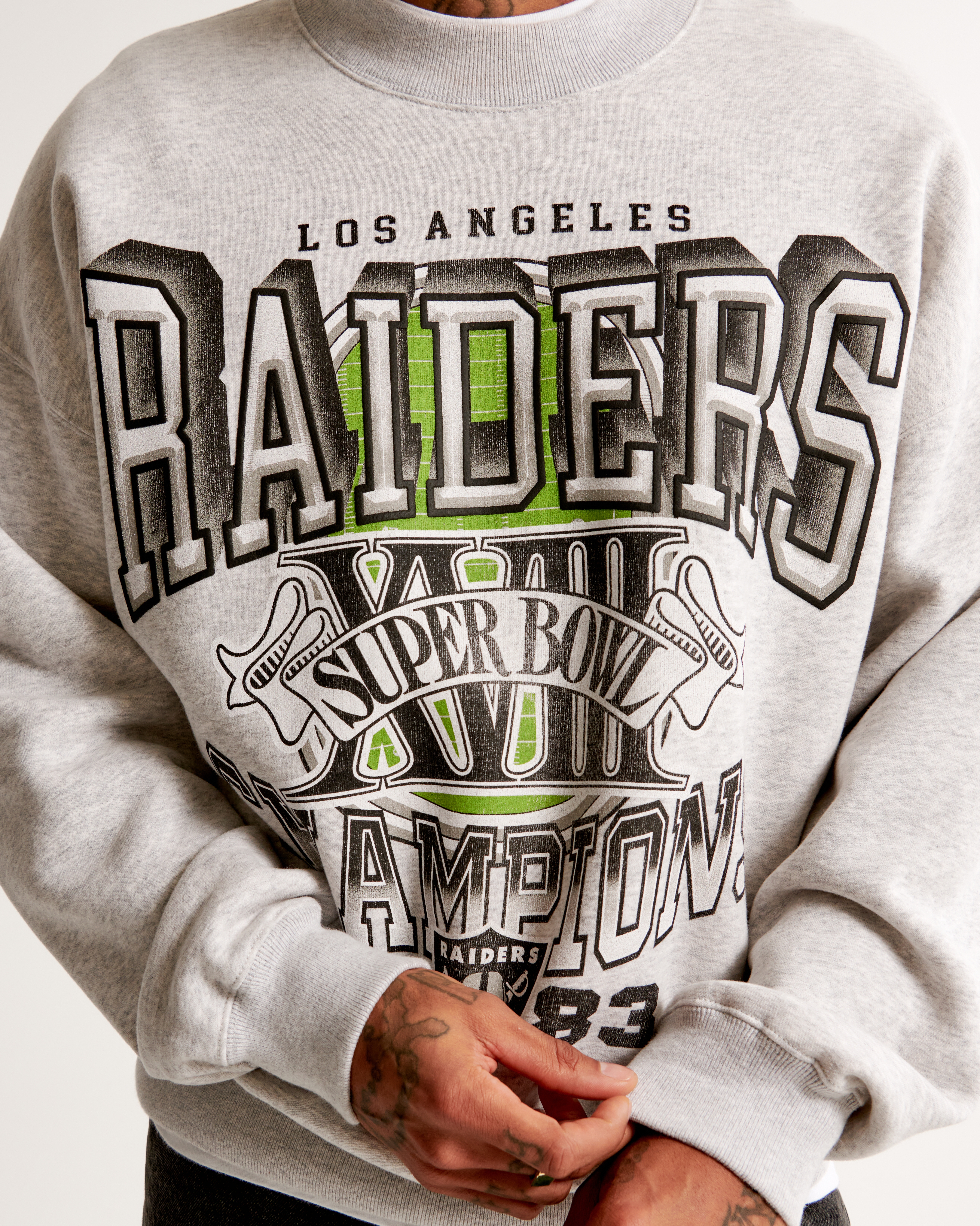 Men s Vintage Los Angeles Raiders Graphic Crew Sweatshirt Men s