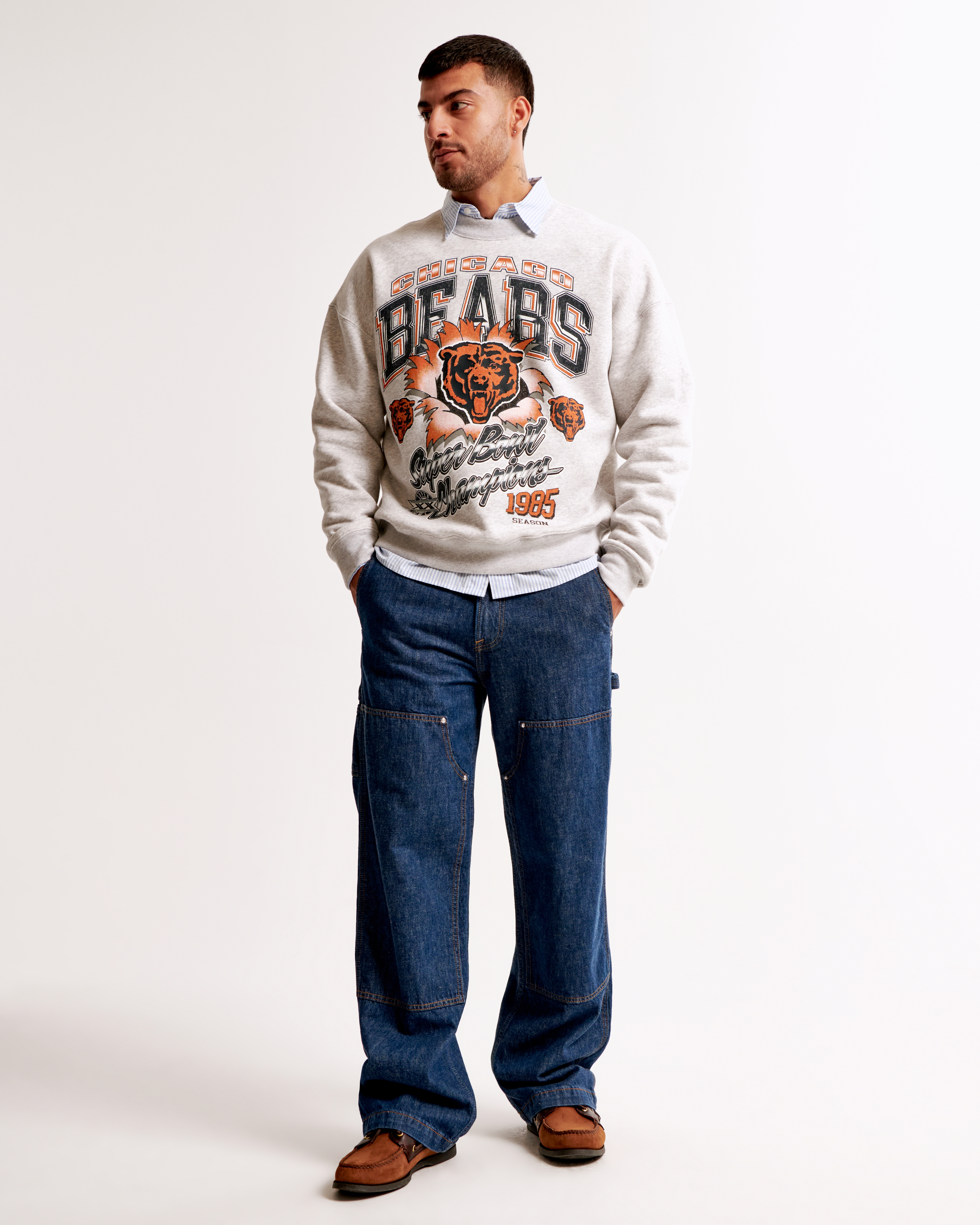 Abercrombie & Fitch Chicago Bears Graphic Crew Sweatshirt In Neutral