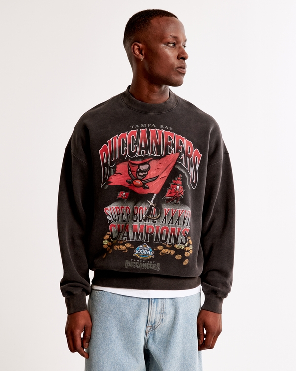 Tampa Bay Buccaneers Graphic Crew Sweatshirt, Black view 1