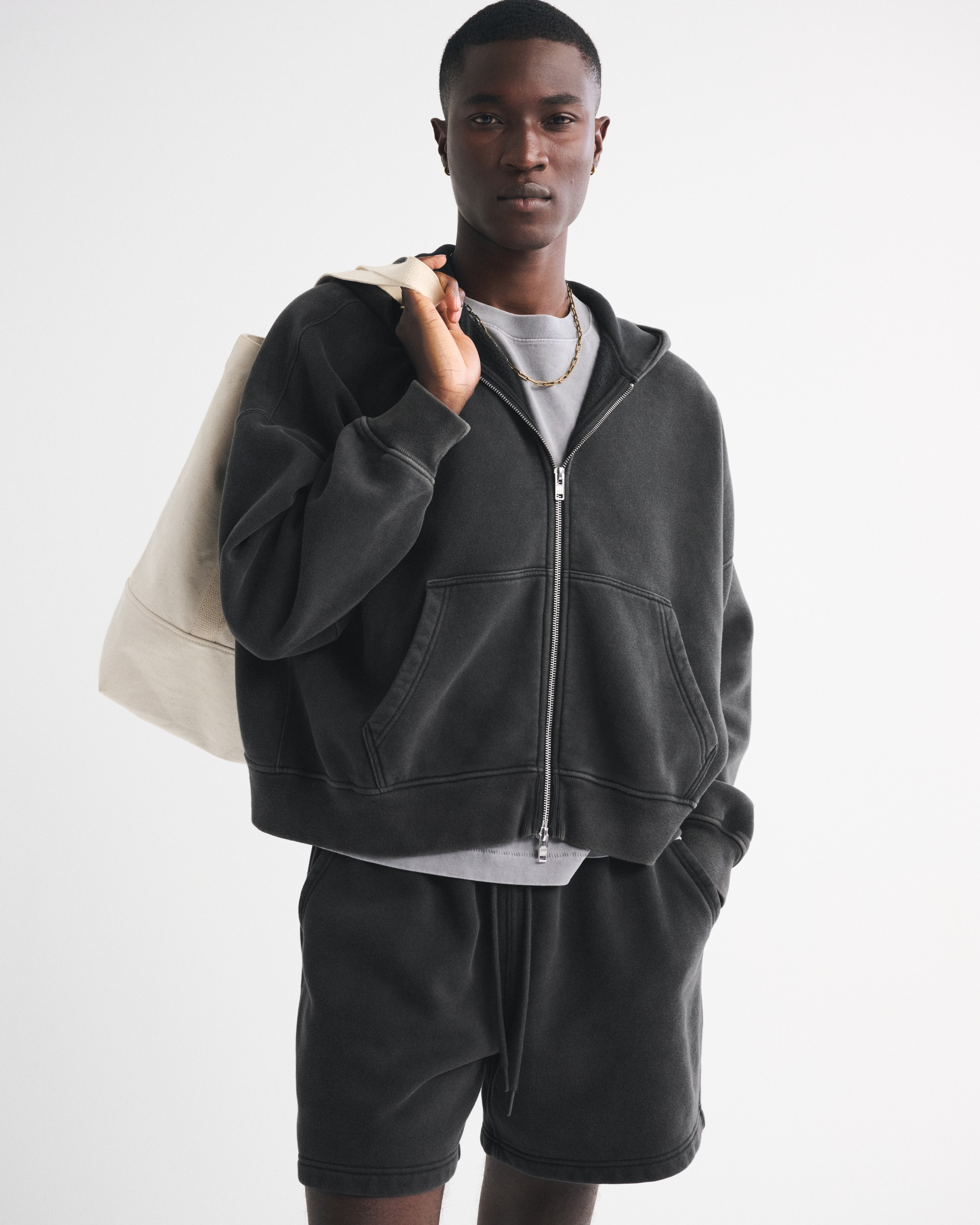 Abercrombie & Fitch Essential Cropped Full-zip Hoodie In Black