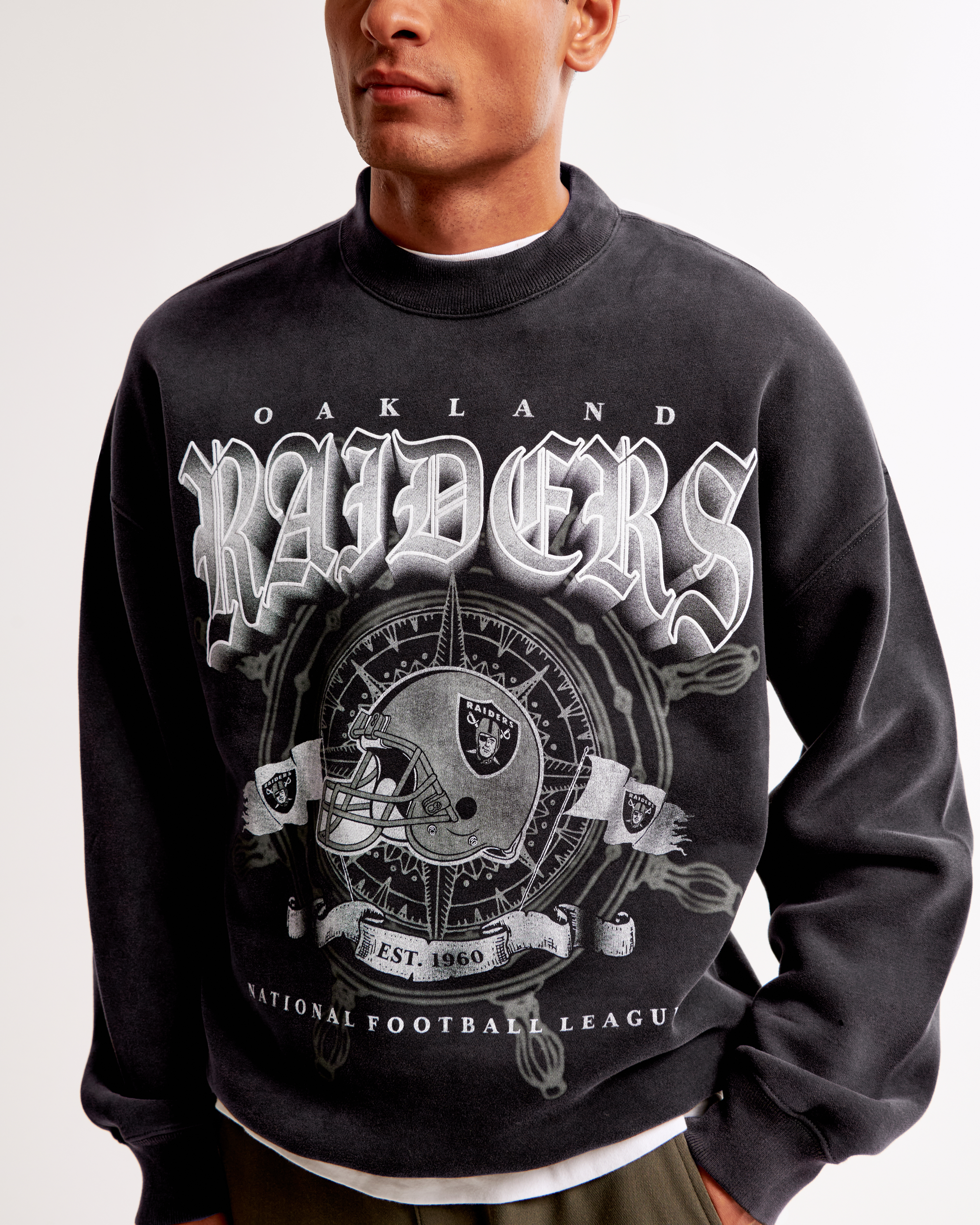 Men s Oakland Raiders Graphic Crew Sweatshirt Men s Mens Search L2 Abercrombie