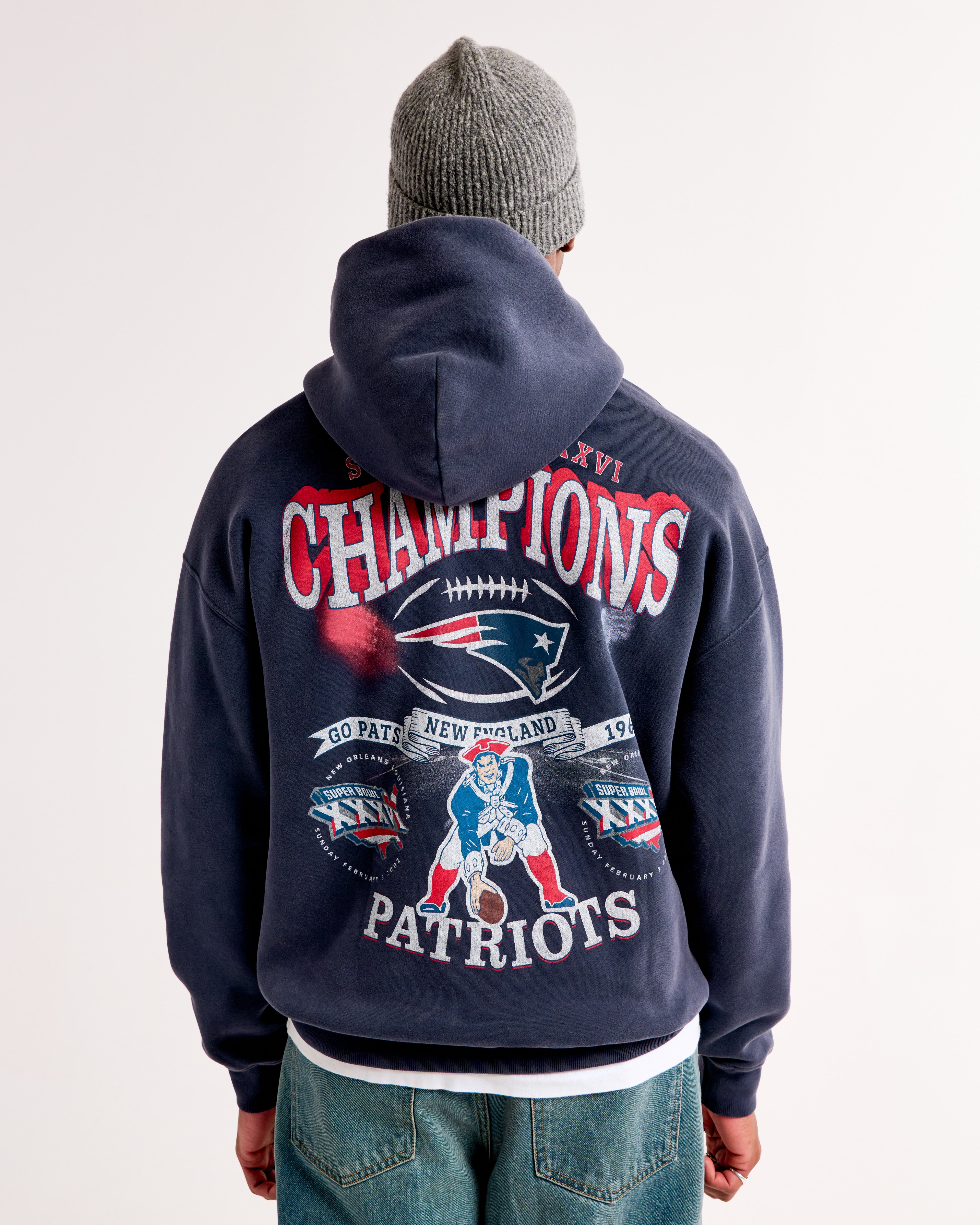 Men s New England Patriots Graphic Popover Hoodie Men s Abercrombie