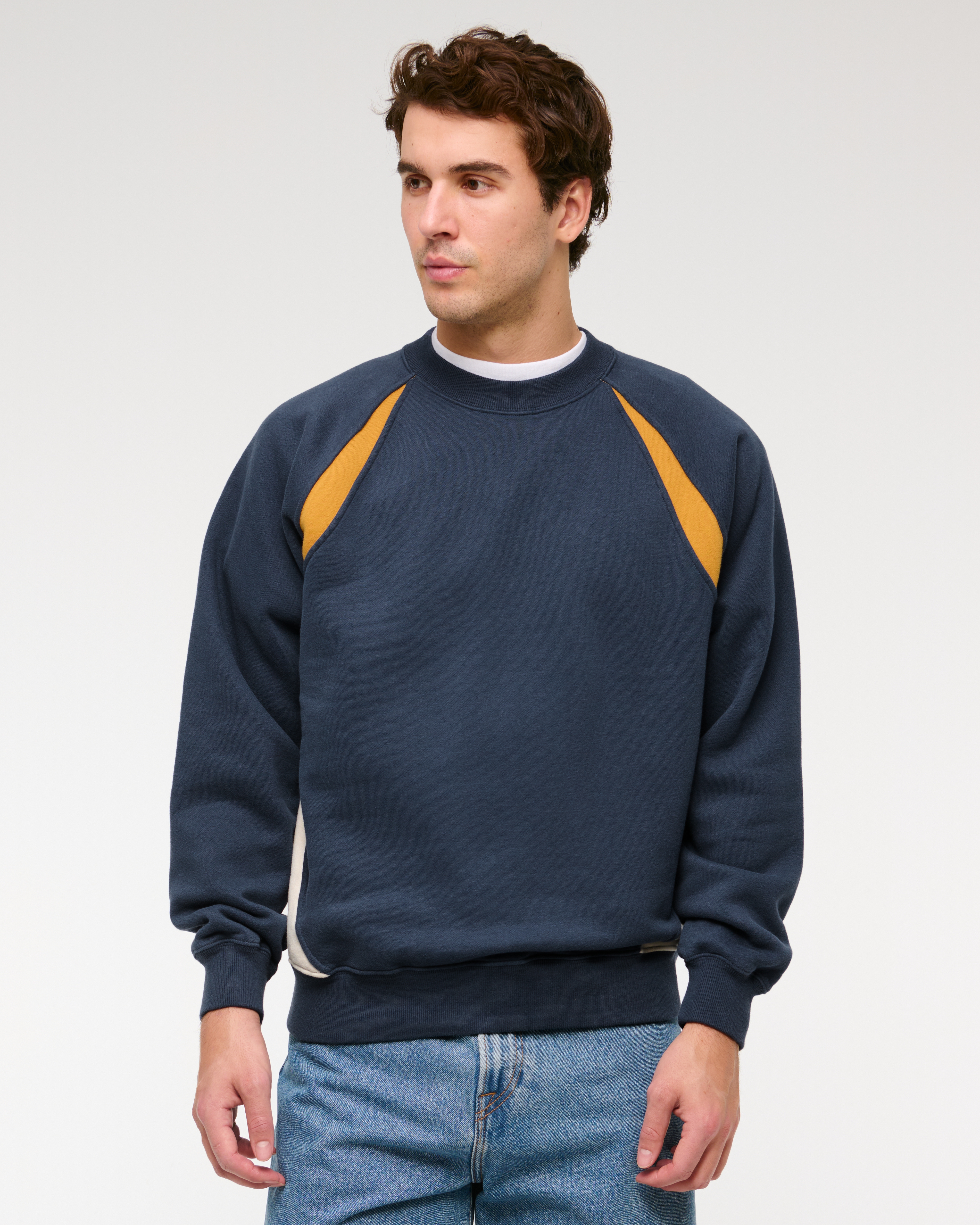 ★Abercrombie & Fitch★エッセンシャル クルー スウェット Men's Essential Crew Sweatshirt | Men's Tops | Abercrombie.com