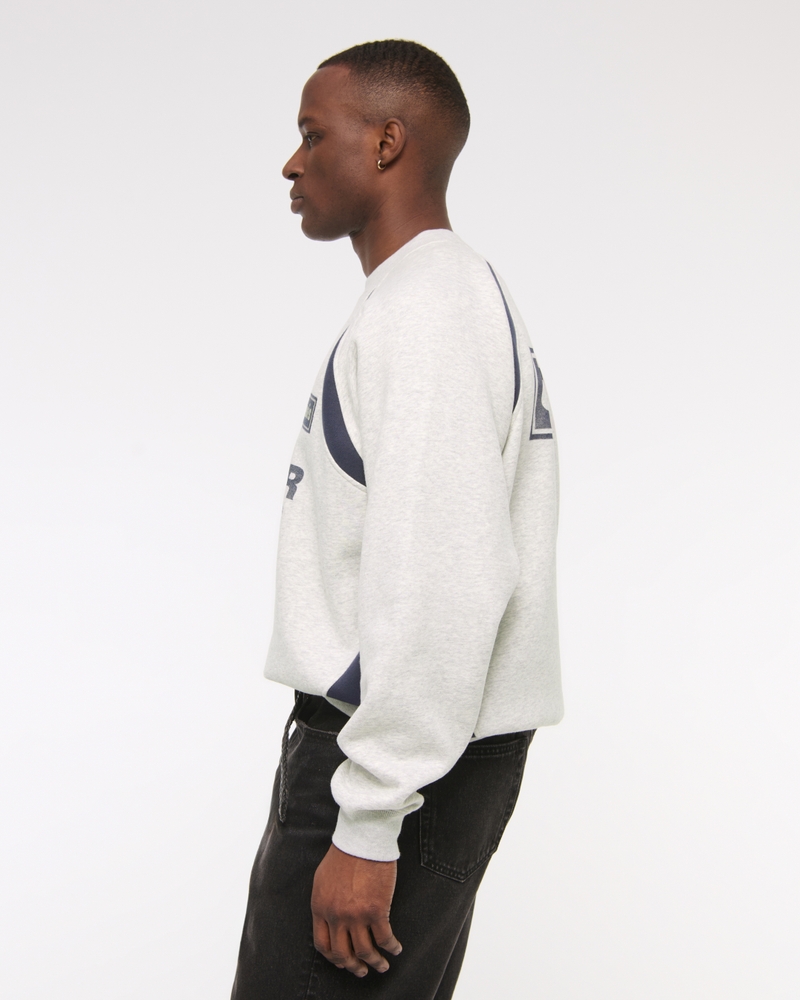 Oasis Graphic Crew Sweatshirt