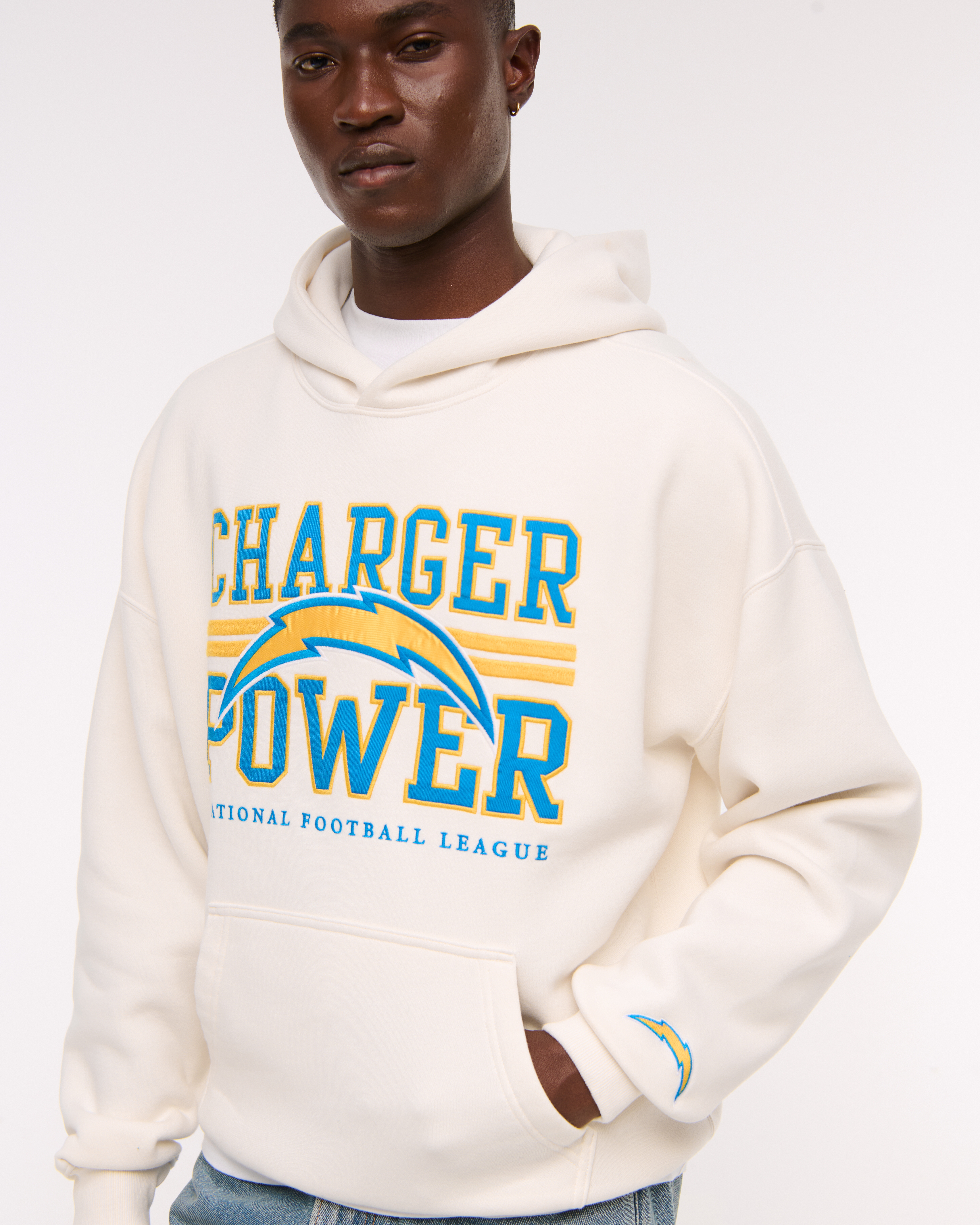 Abercrombie & Fitch Los Angeles Chargers Graphic Popover Hoodie In Neutral