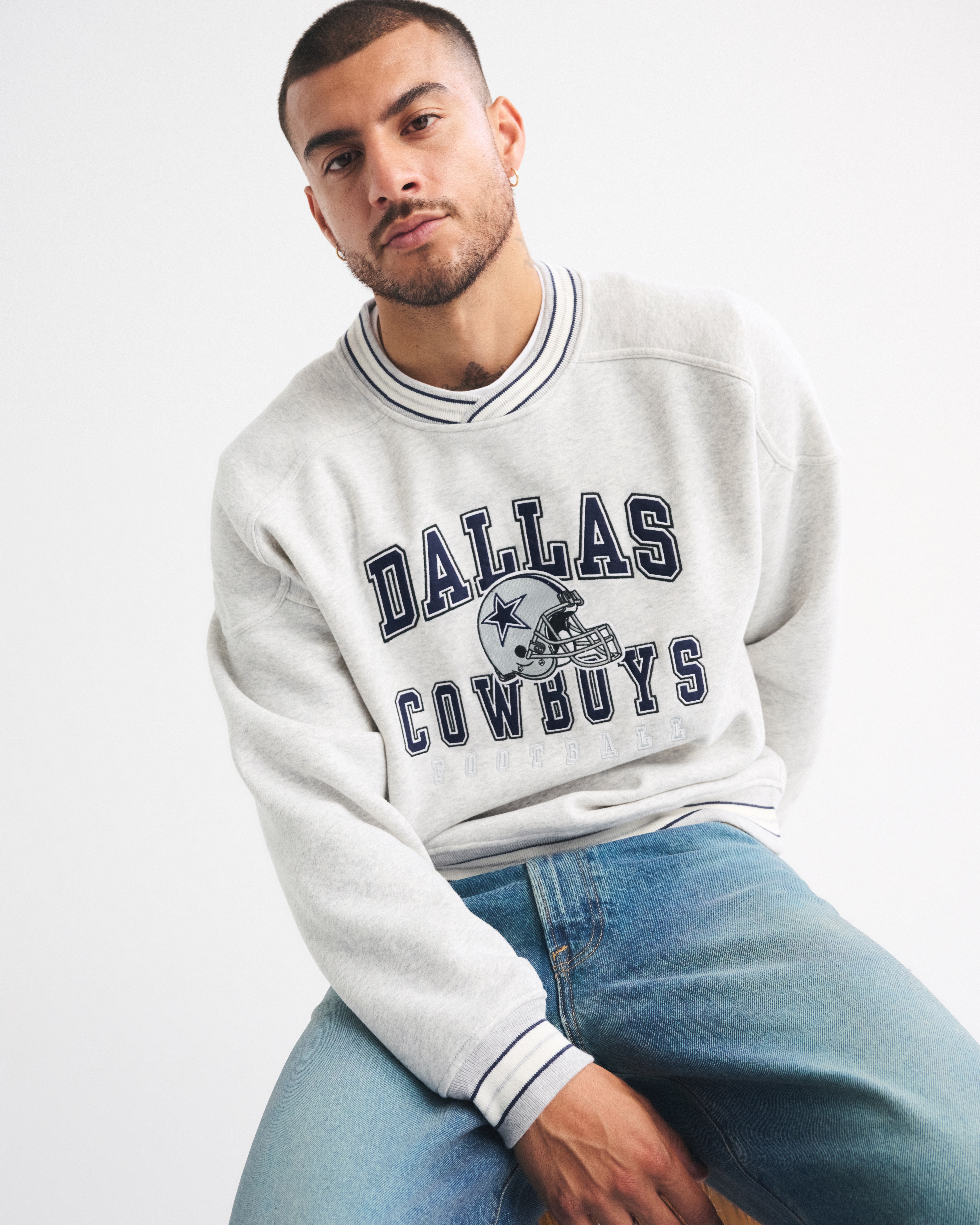 Abercrombie & Fitch Dallas Cowboys Graphic Crew Sweatshirt