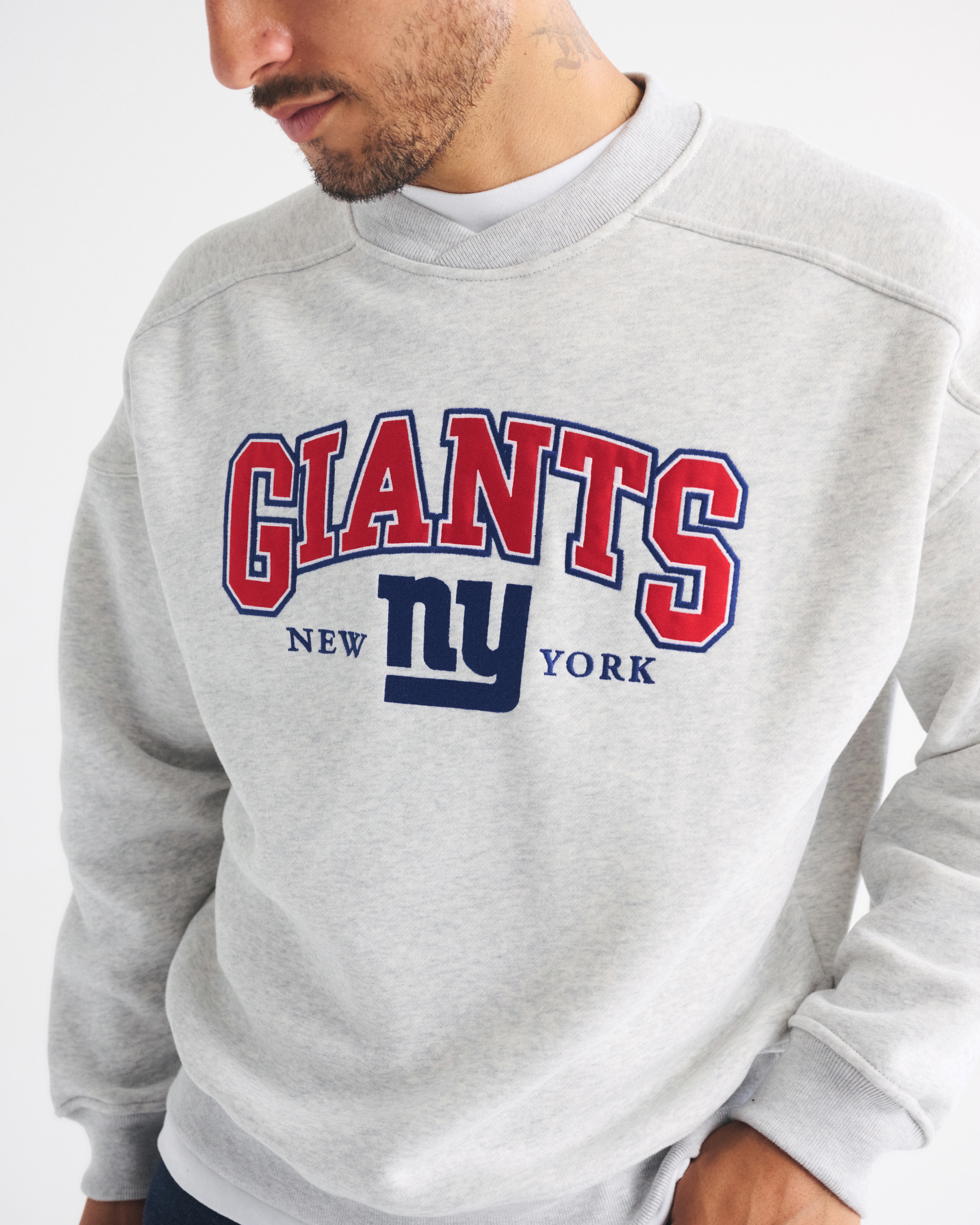 Abercrombie & Fitch New York Giants Graphic Crew Sweatshirt In Black