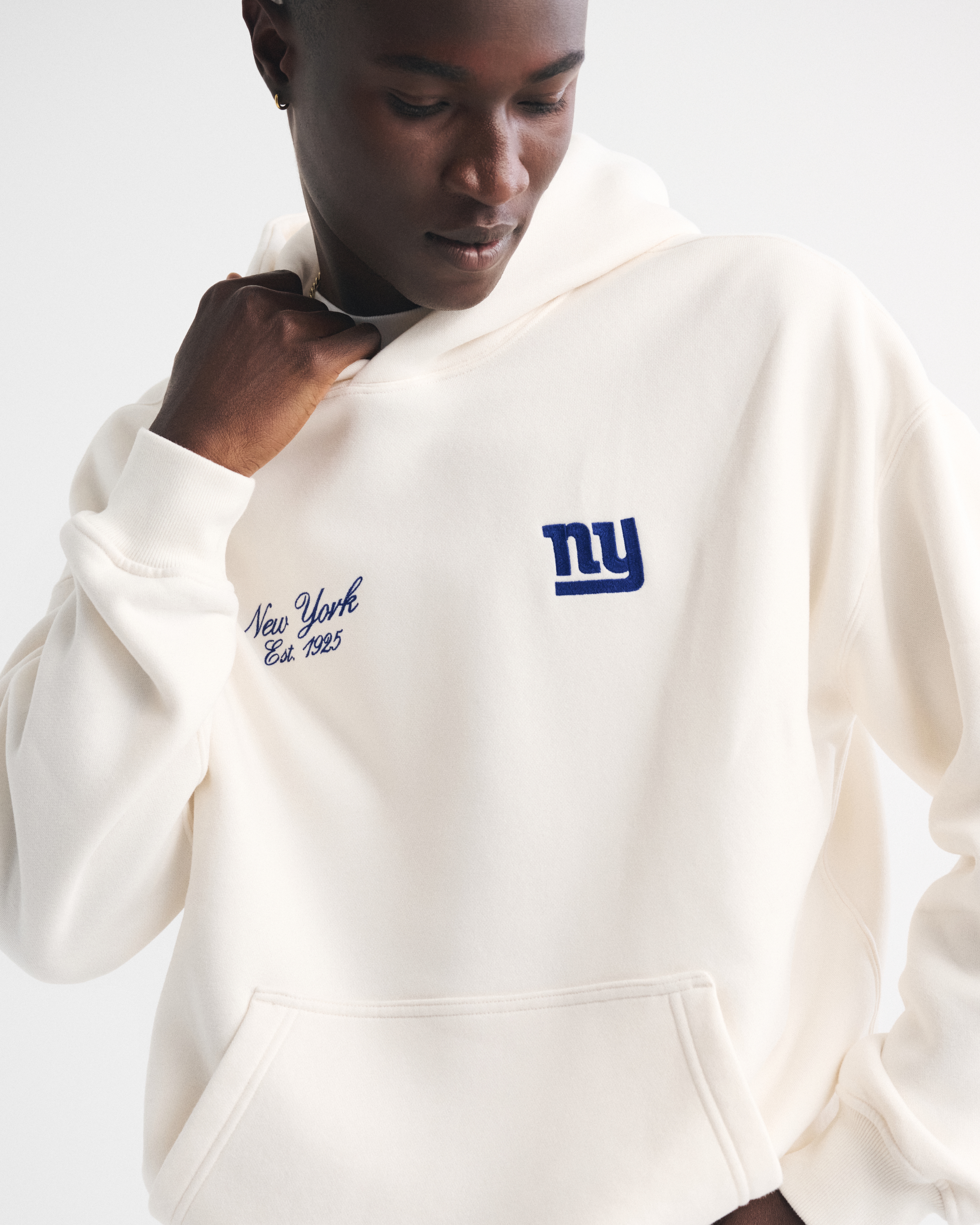 Abercrombie & Fitch New York Giants Graphic Popover Hoodie In Neutral