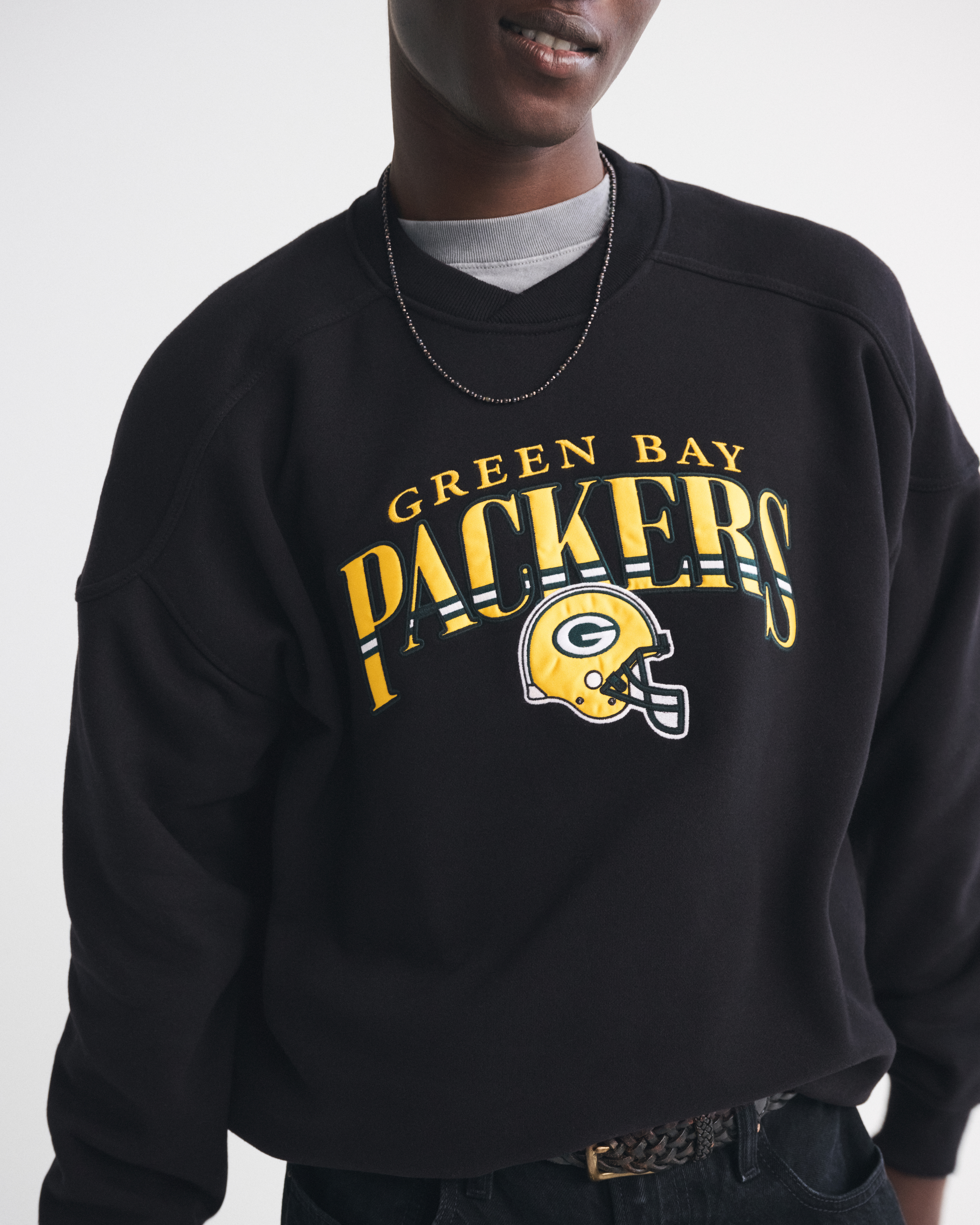 Abercrombie & Fitch Green Bay Packers Graphic Crew Sweatshirt In Brown