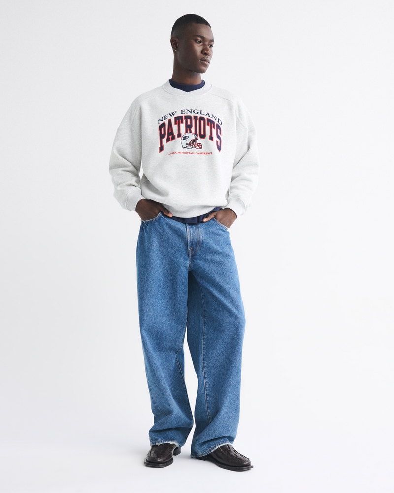 New England Patriots Graphic Crew Sweatshirt