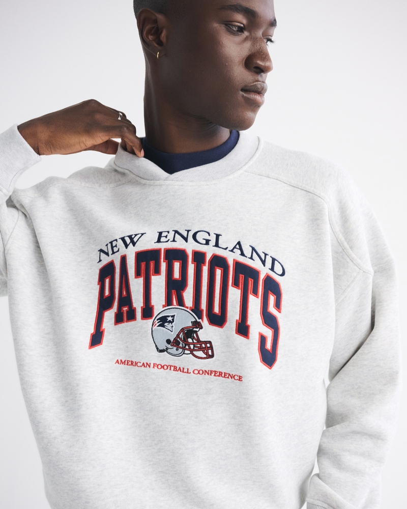 New England Patriots Graphic Crew Sweatshirt