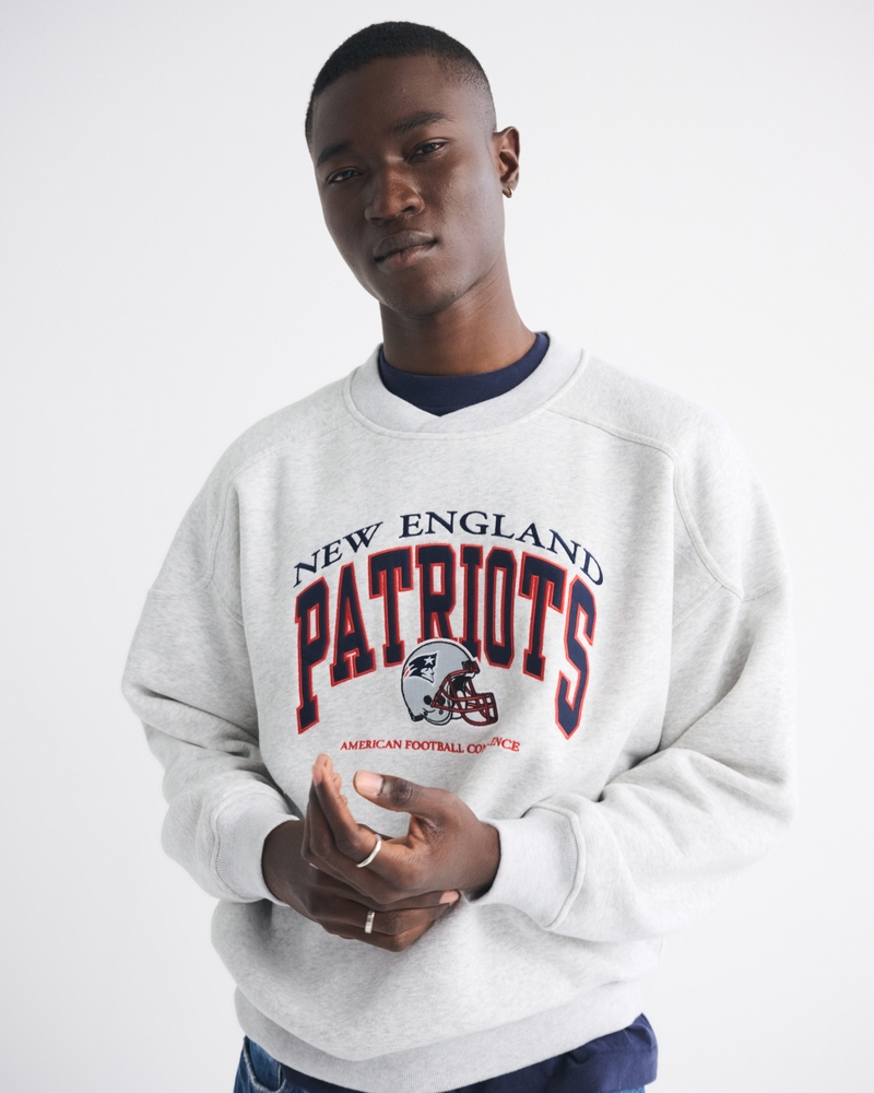 New England Patriots Graphic Crew Sweatshirt