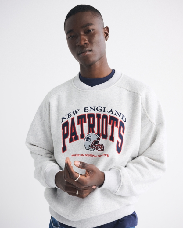 New England Patriots Graphic Crew Sweatshirt