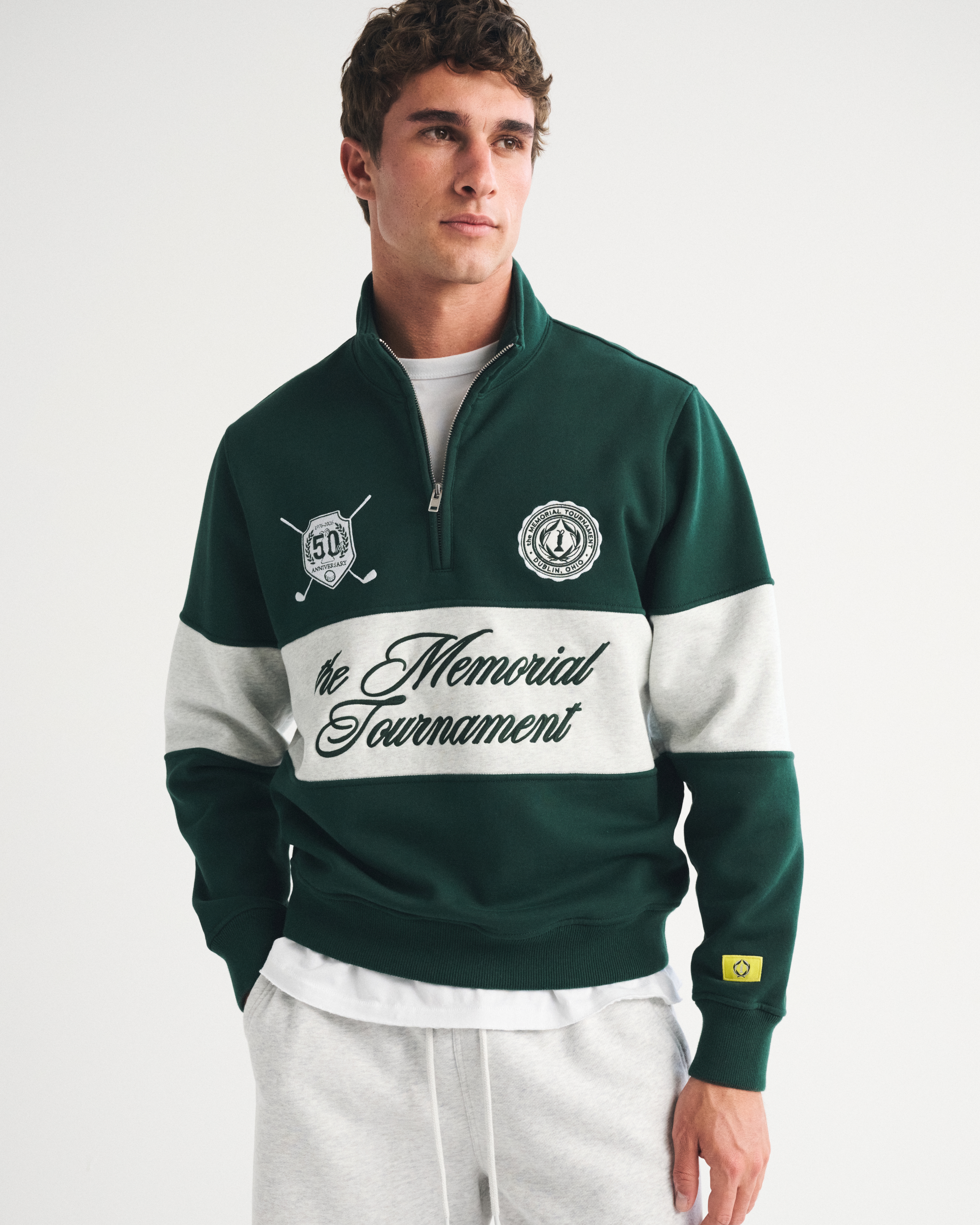 Мужские худи Abercrombie & Fitch Memorial Tournament Graphic Half-Zip Sweatshirt — фото 2